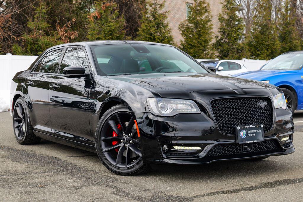 2023 Chrysler 300 C's photo