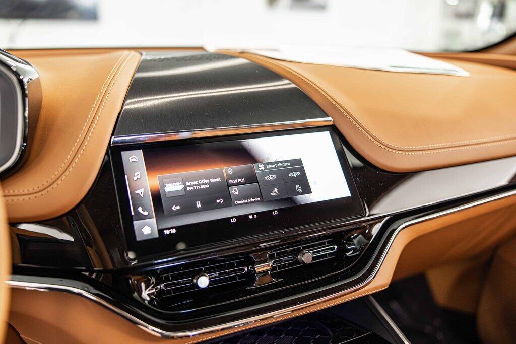 2026 Aston Martin DBX 707 - Photo 28