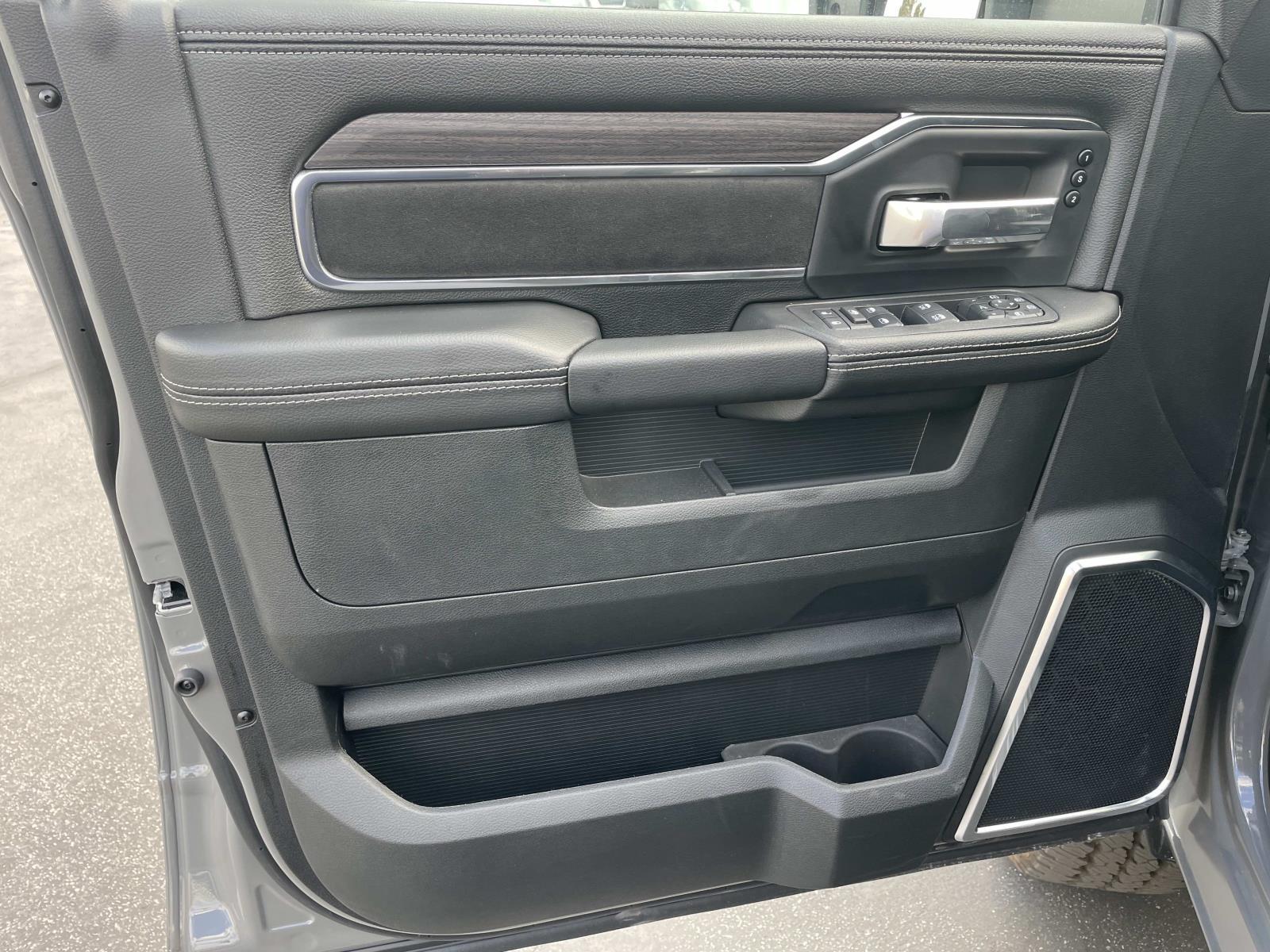 2026 RAM 3500 Laramie - Photo 20