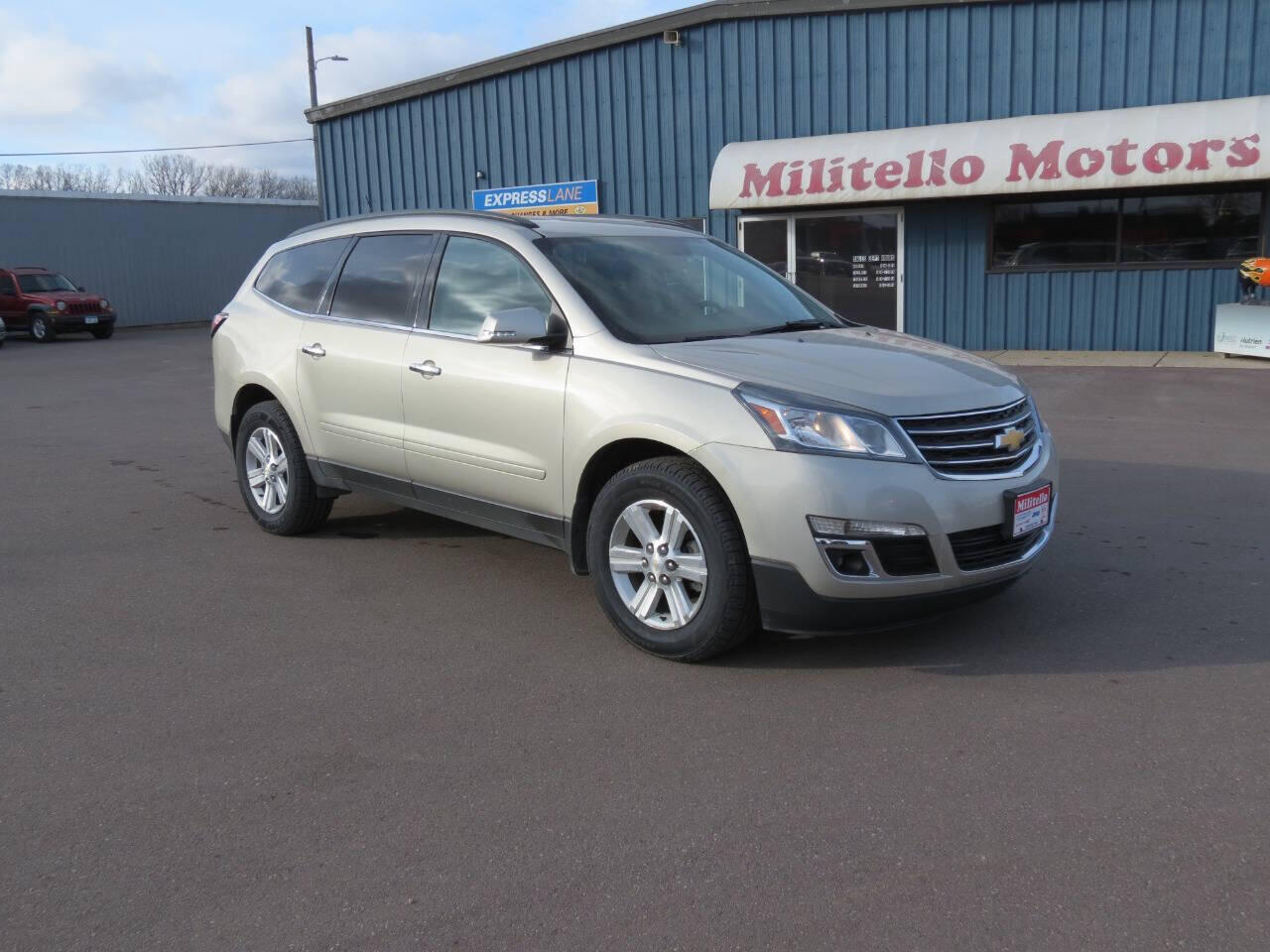 Used 2014 Chevrolet Traverse 2LT with VIN 1GNKVHKDXEJ356280 for sale in Fairmont, Minnesota