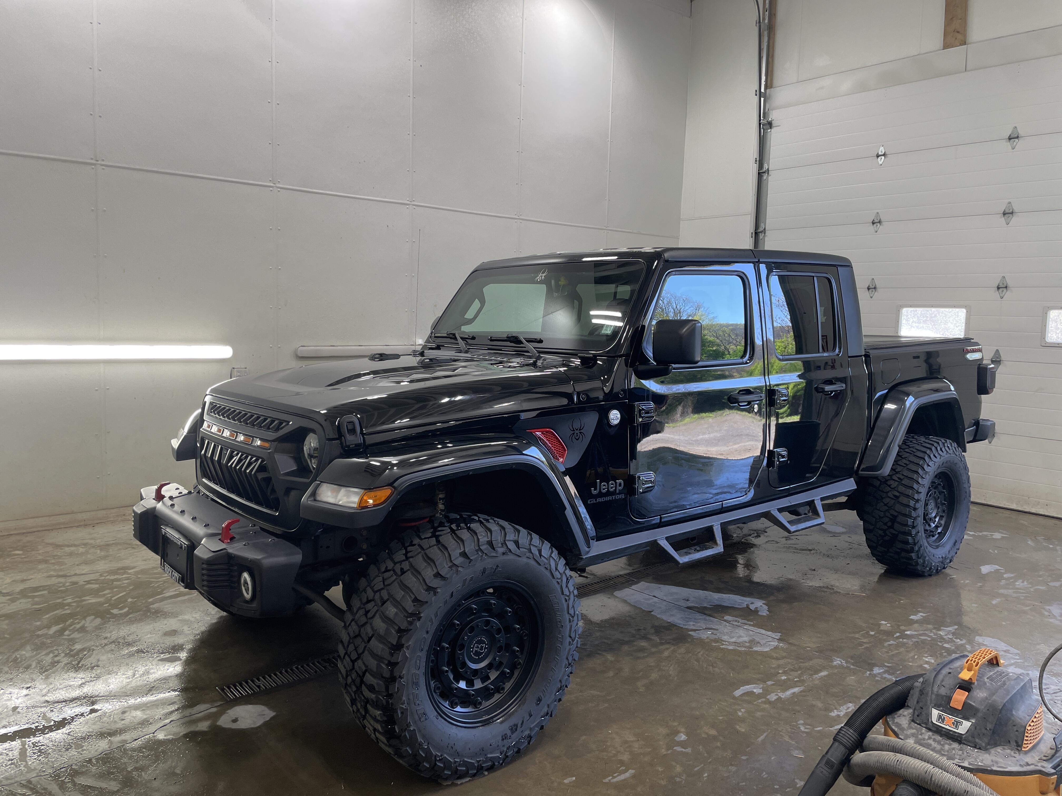 2020 Jeep Gladiator Sport S's photo