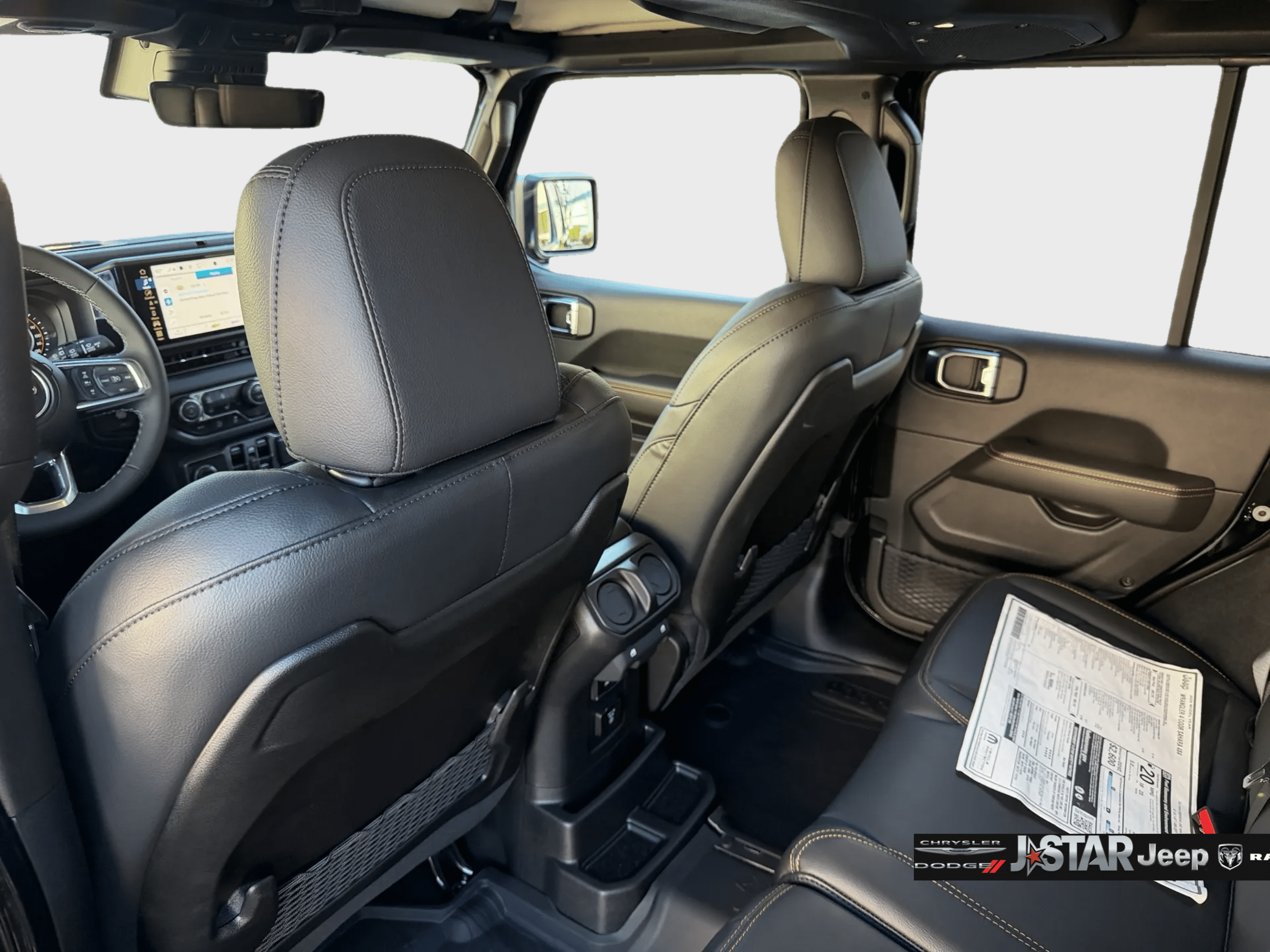 2025 Jeep Wrangler 4-Door Sahara - Photo 16