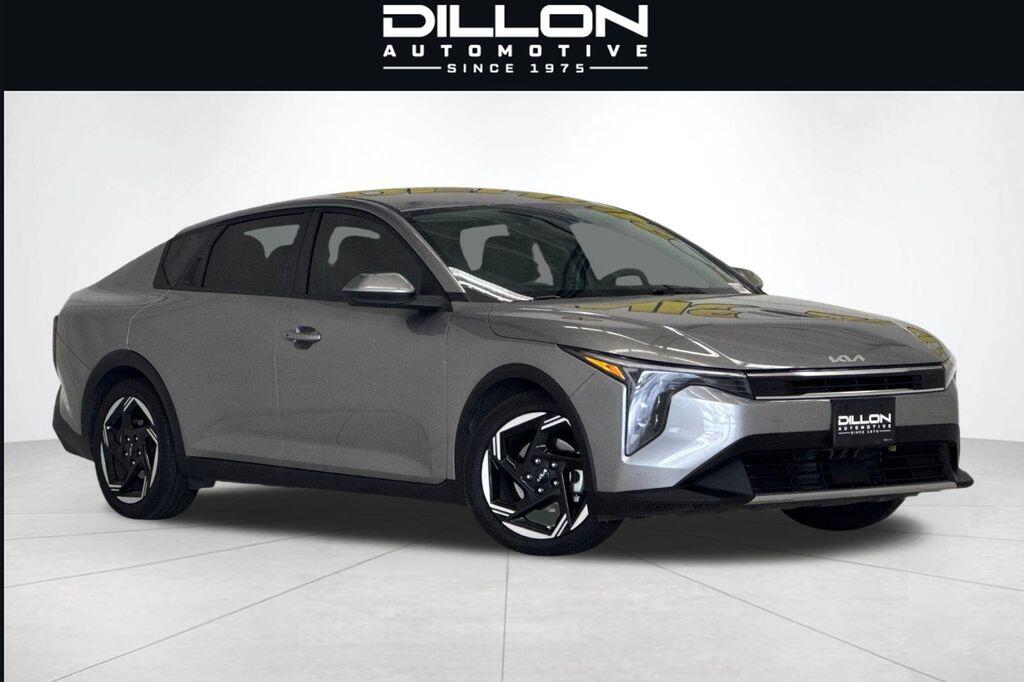 2025 Kia K4 EX AT's photo