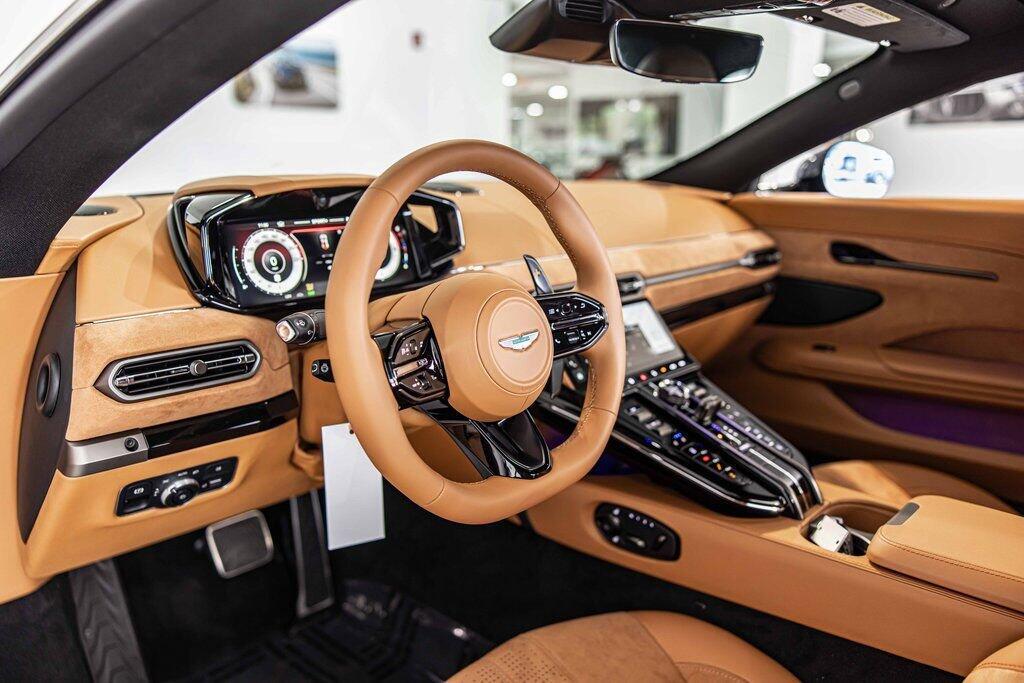 2026 Aston Martin Vantage Base - Photo 18