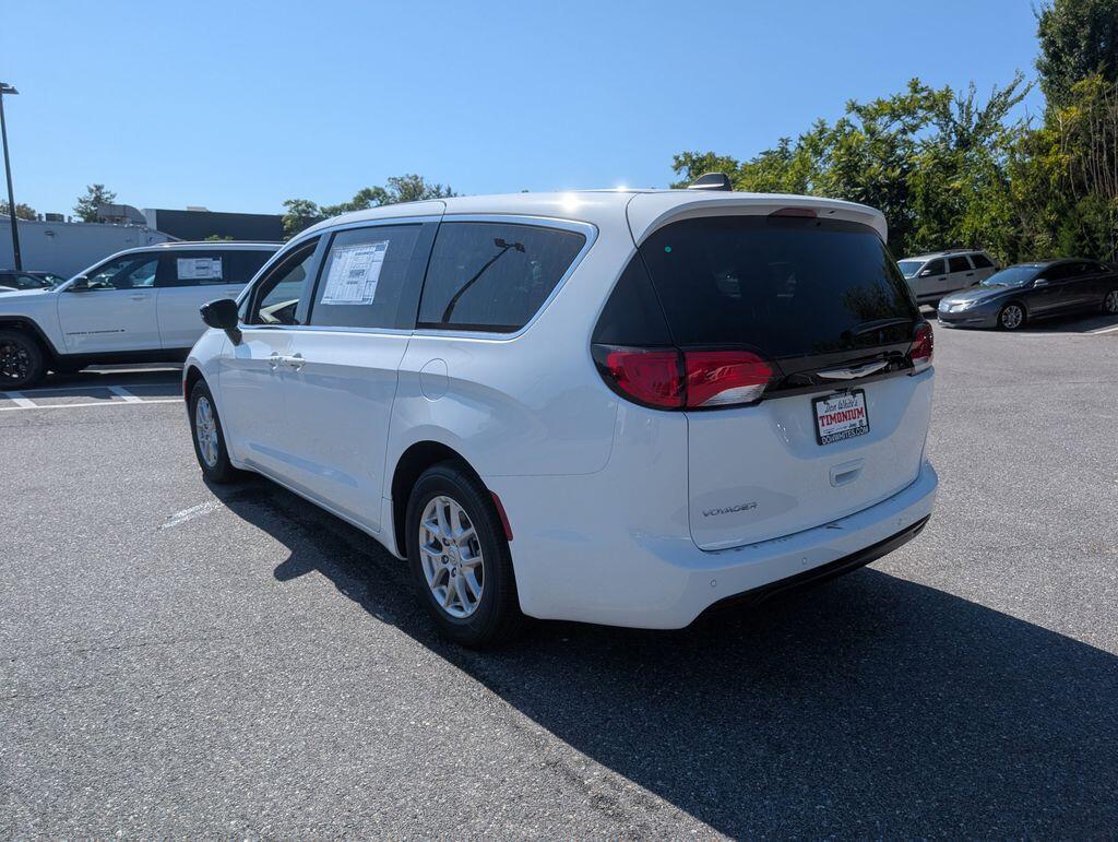 2026 Chrysler Voyager LX - Photo 24