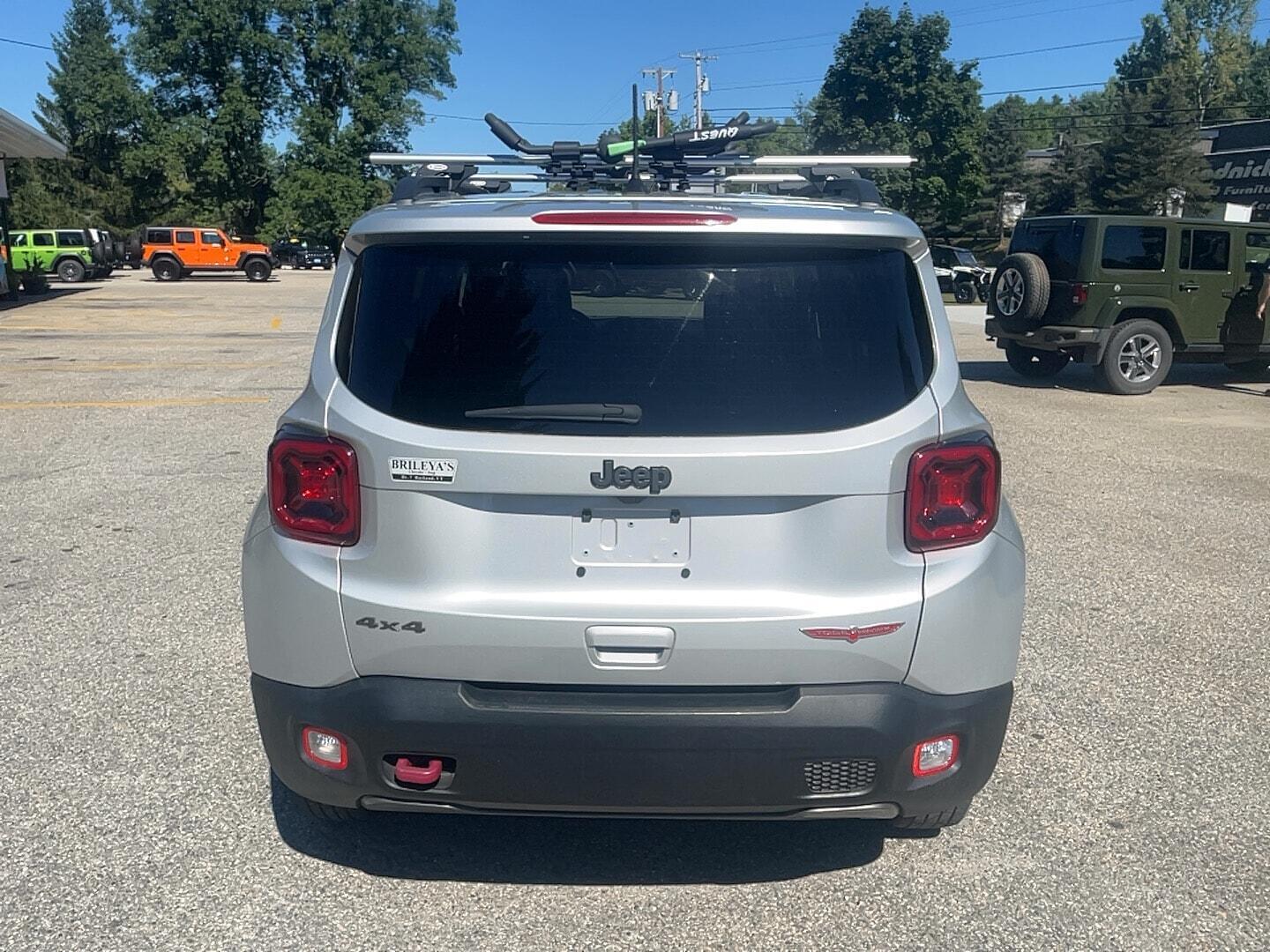 View vehicle photo 7
