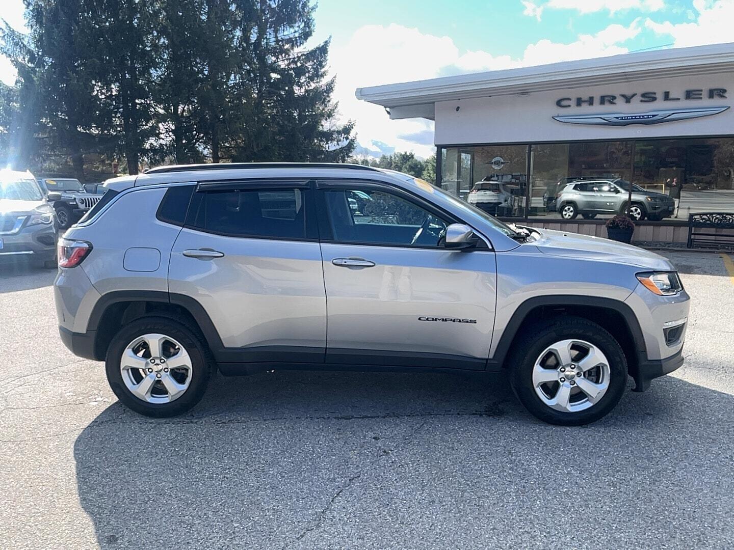 View vehicle photo 4