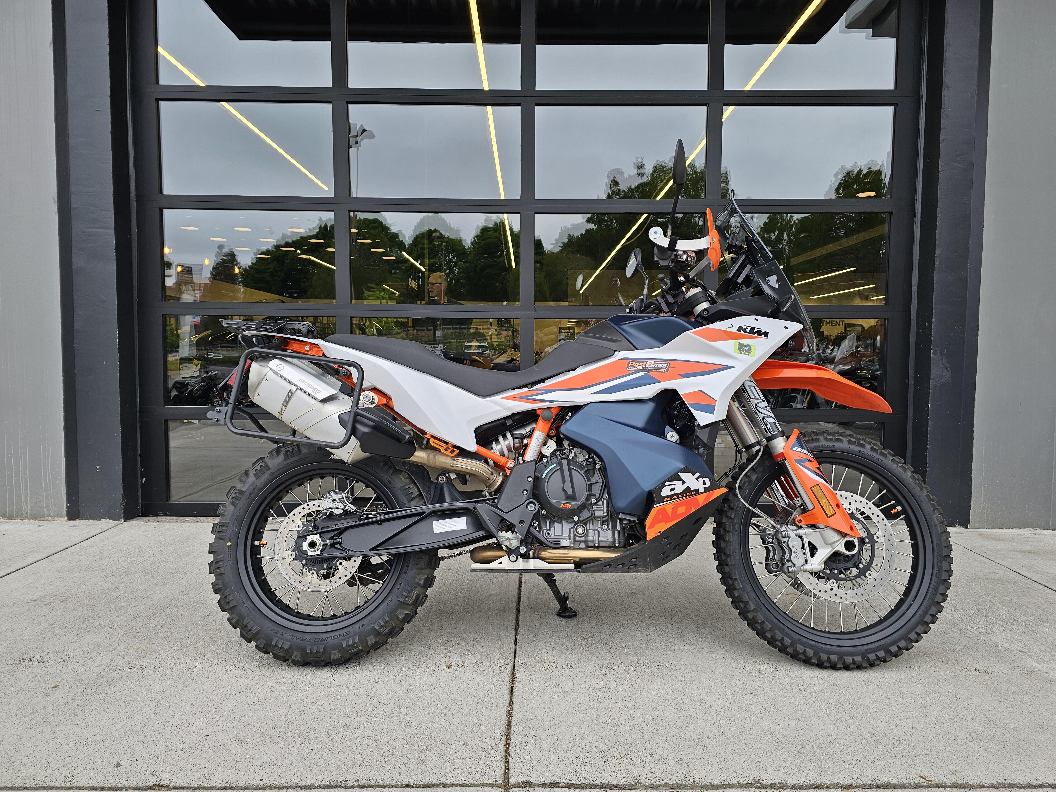 2024 KTM Adventure 890 R