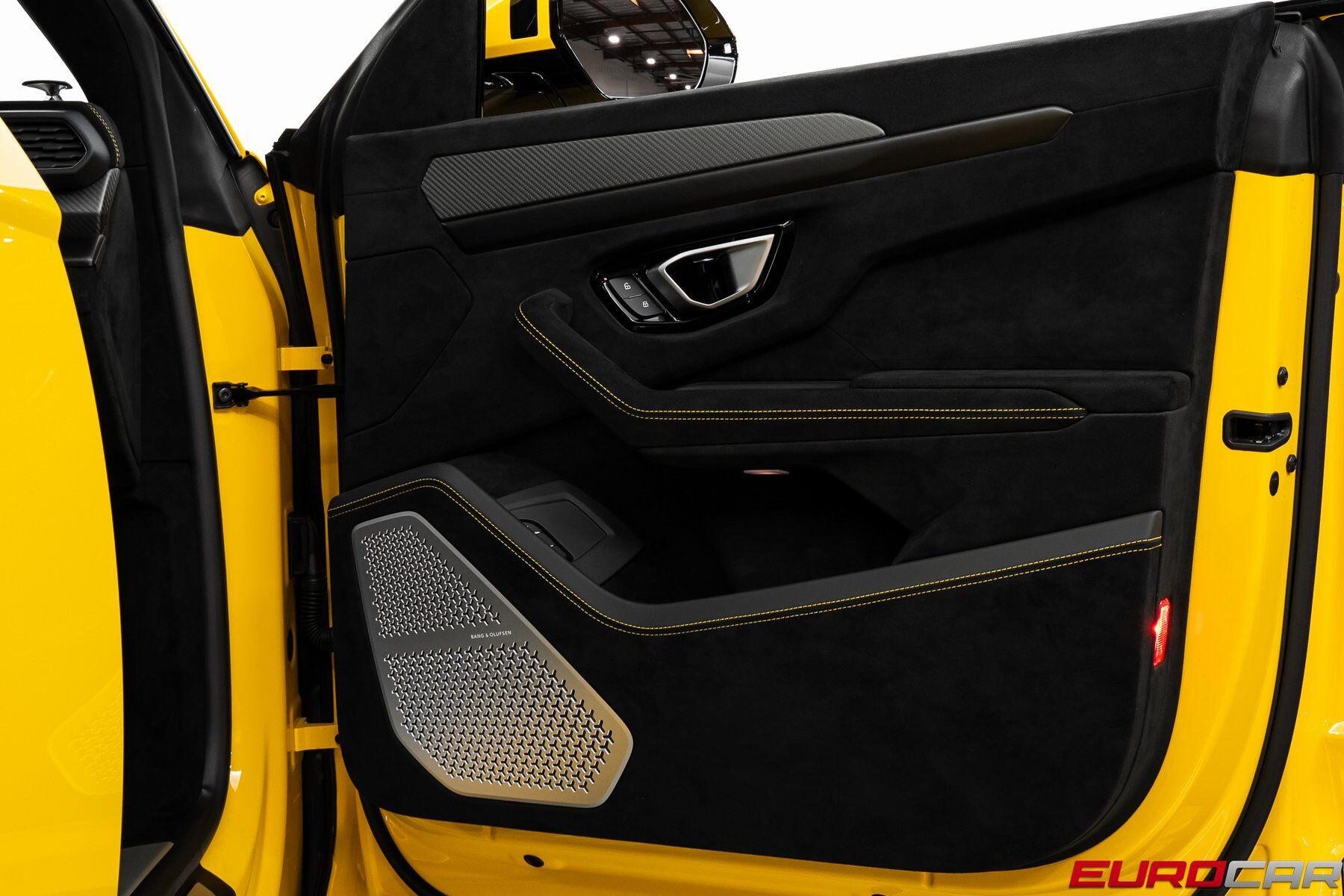 2024 Lamborghini Urus Performante *HUGE CARBON OPTIONS * SUNROOF*Image 29