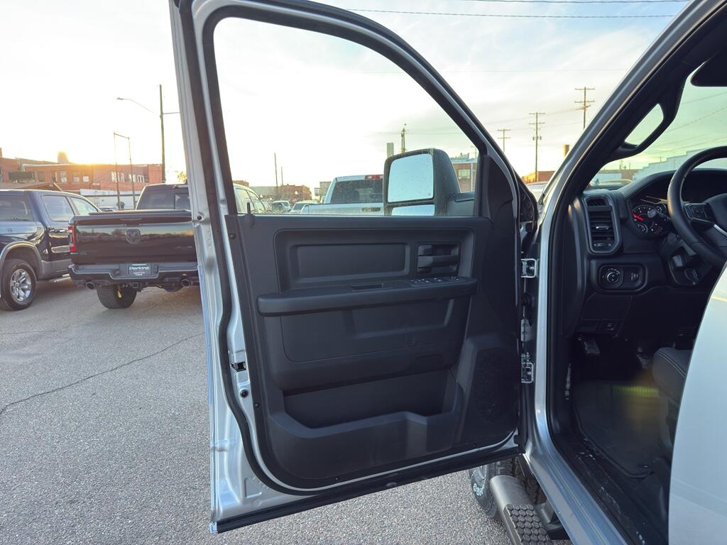 2026 RAM 3500 Tradesman - Photo 11