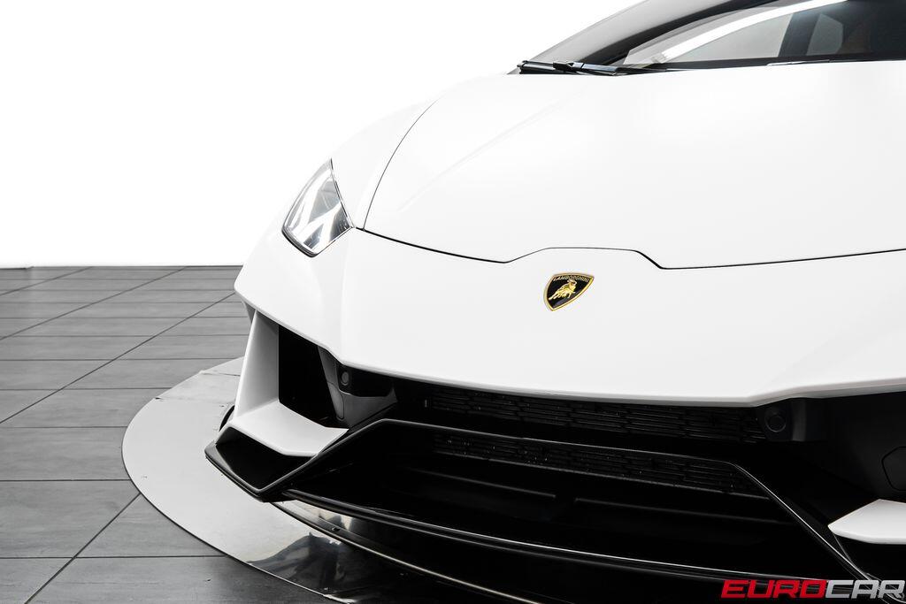 2022 Lamborghini Huracan EVO Image 11