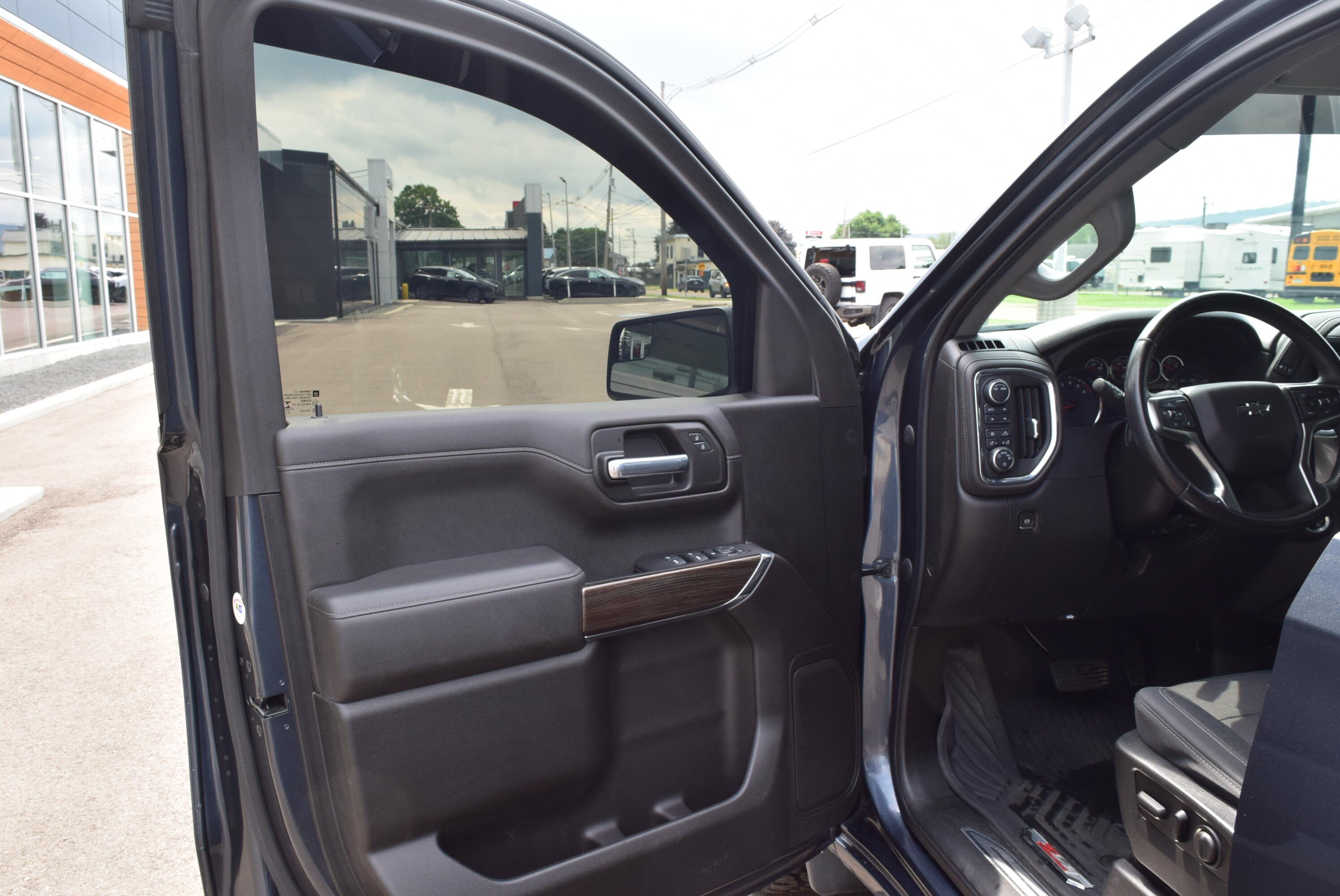 2021 Chevrolet Silverado 1500 RST - Photo 11