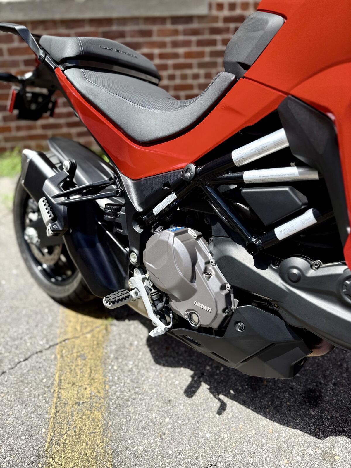 New 2023 Ducati MULTISTRADA V2S 