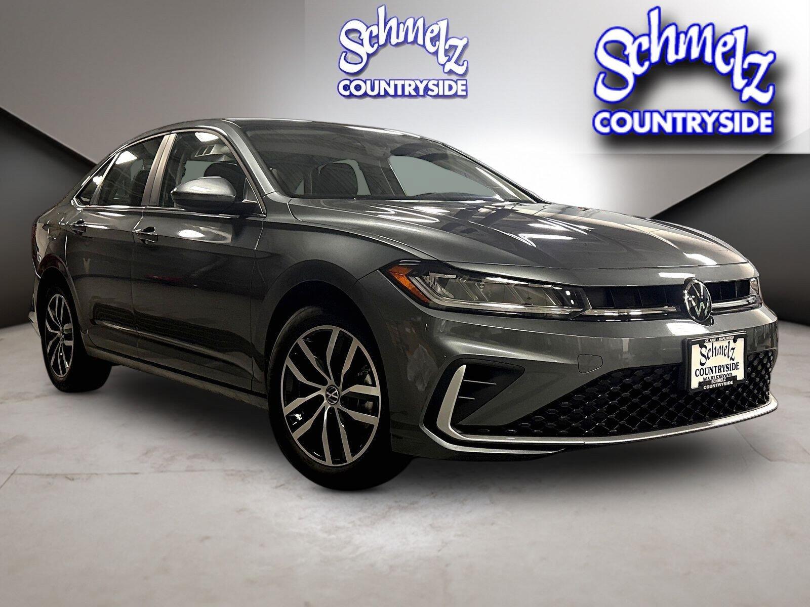 2025 Volkswagen Jetta SE w/Sunroof