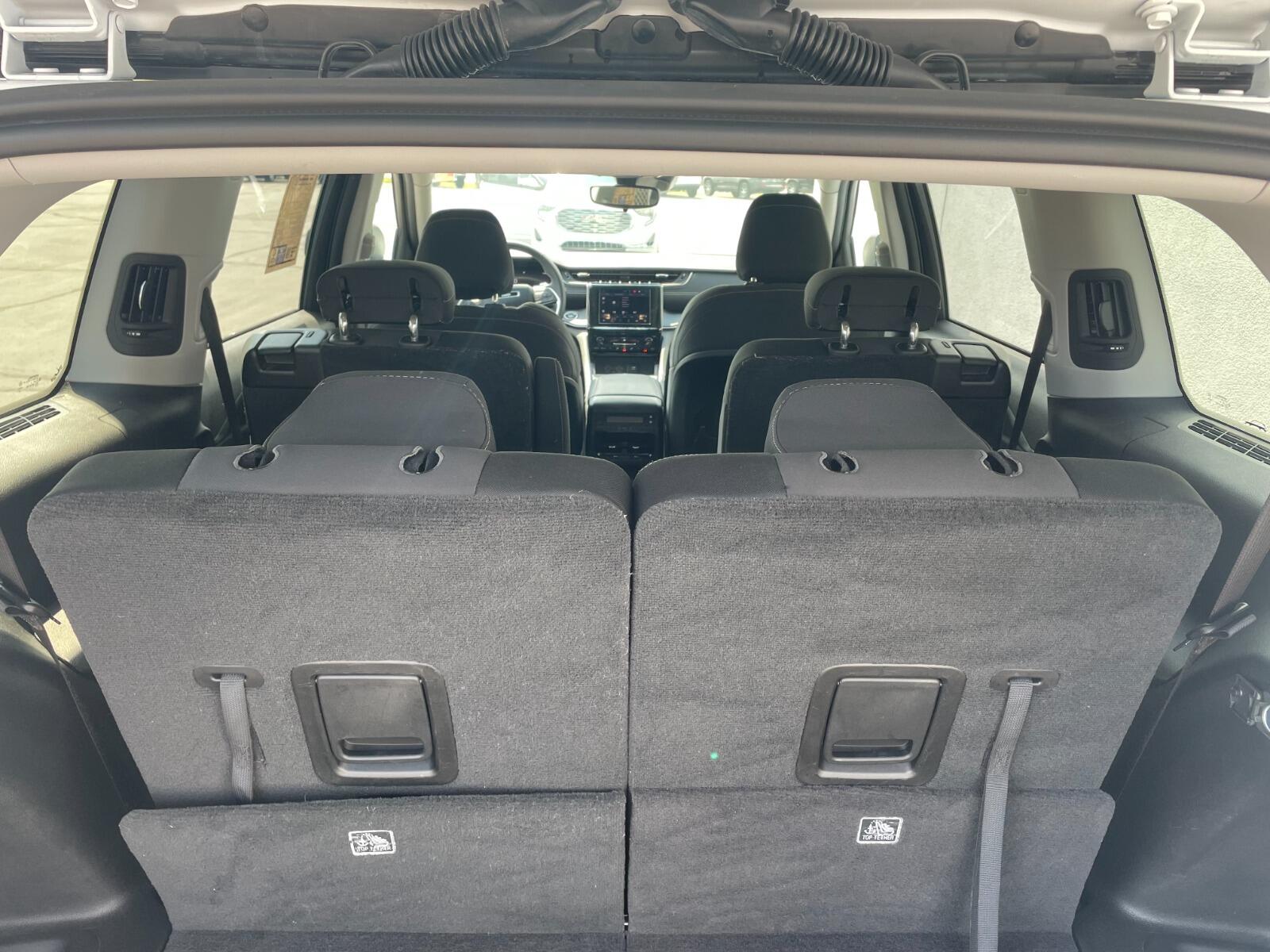 2023 Jeep Grand Cherokee L Laredo - Photo 6