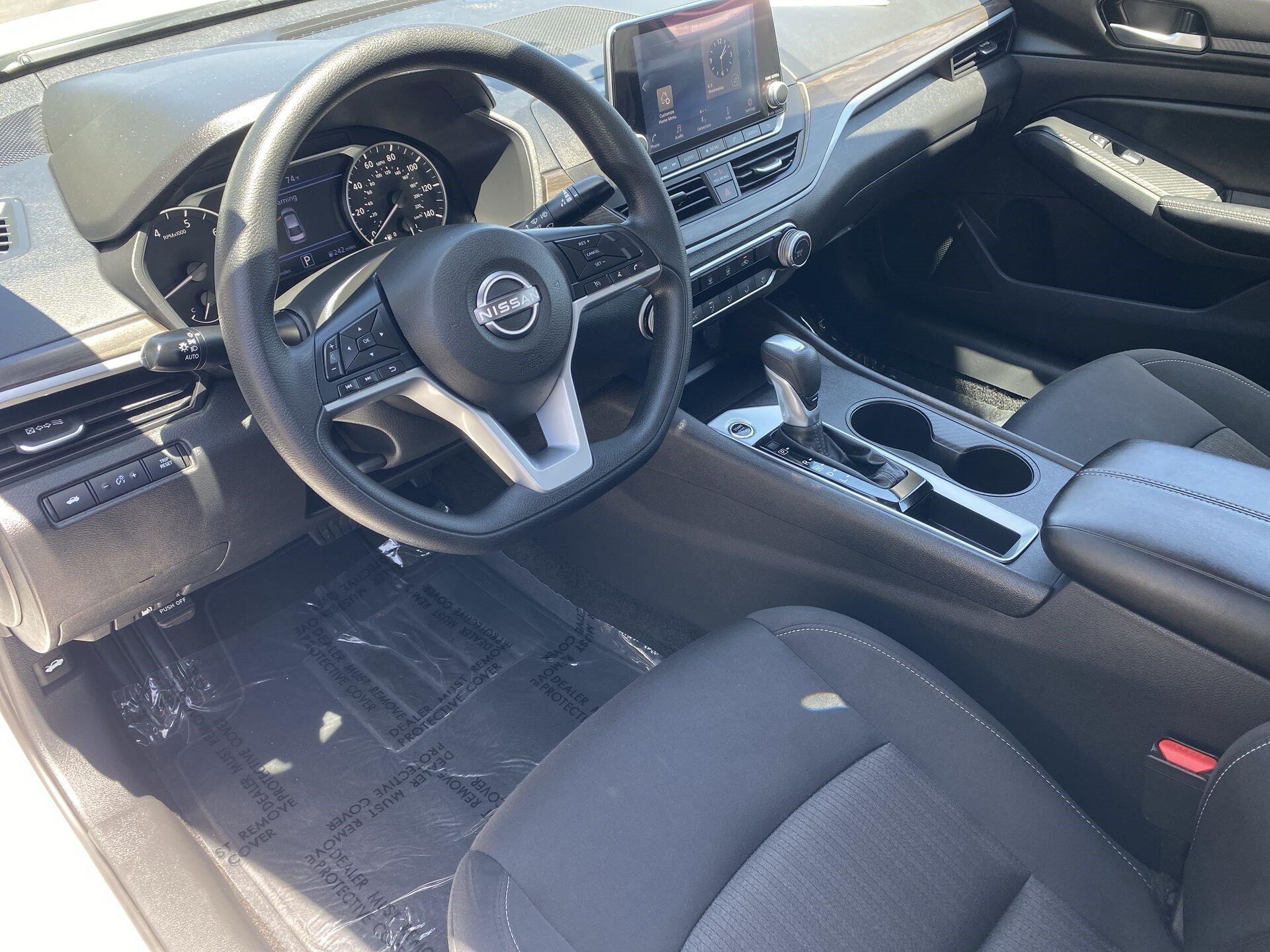 2025 Nissan Altima SV - Photo 11