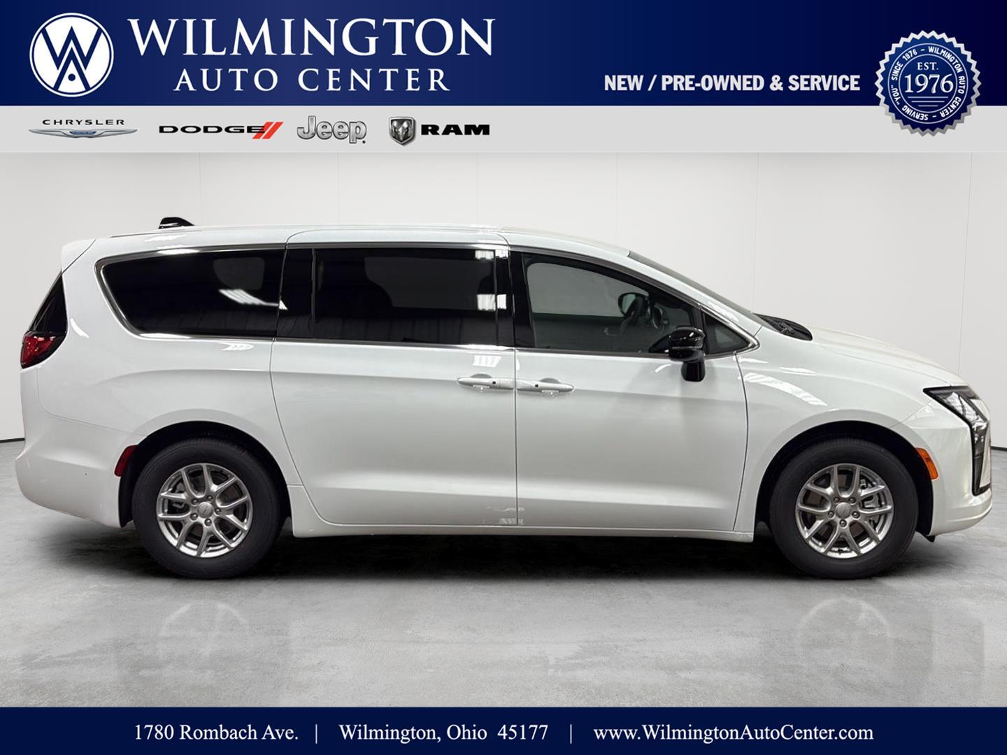 2027 Chrysler Pacifica Select