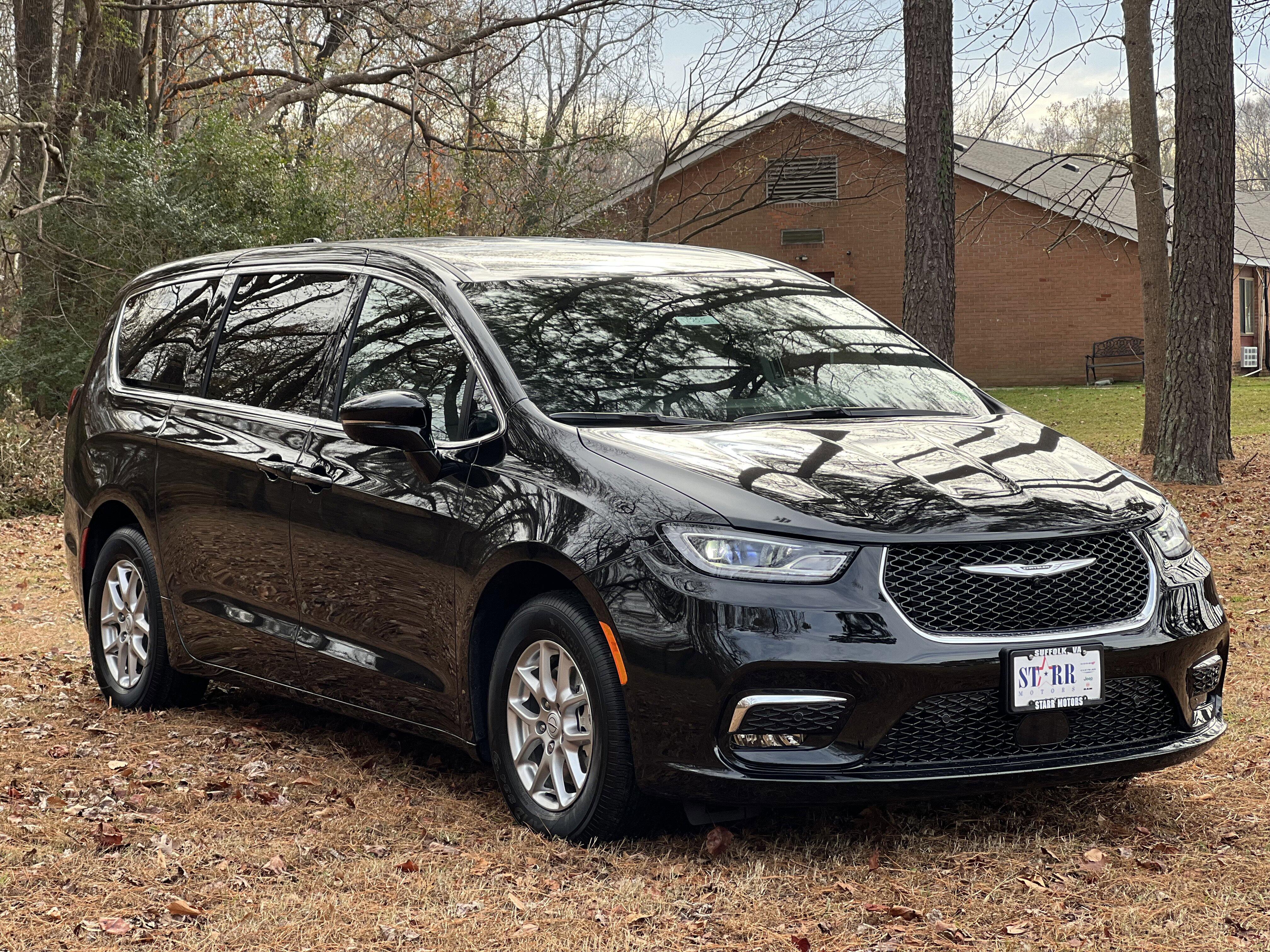 2026 Chrysler Pacifica Pacifica Select