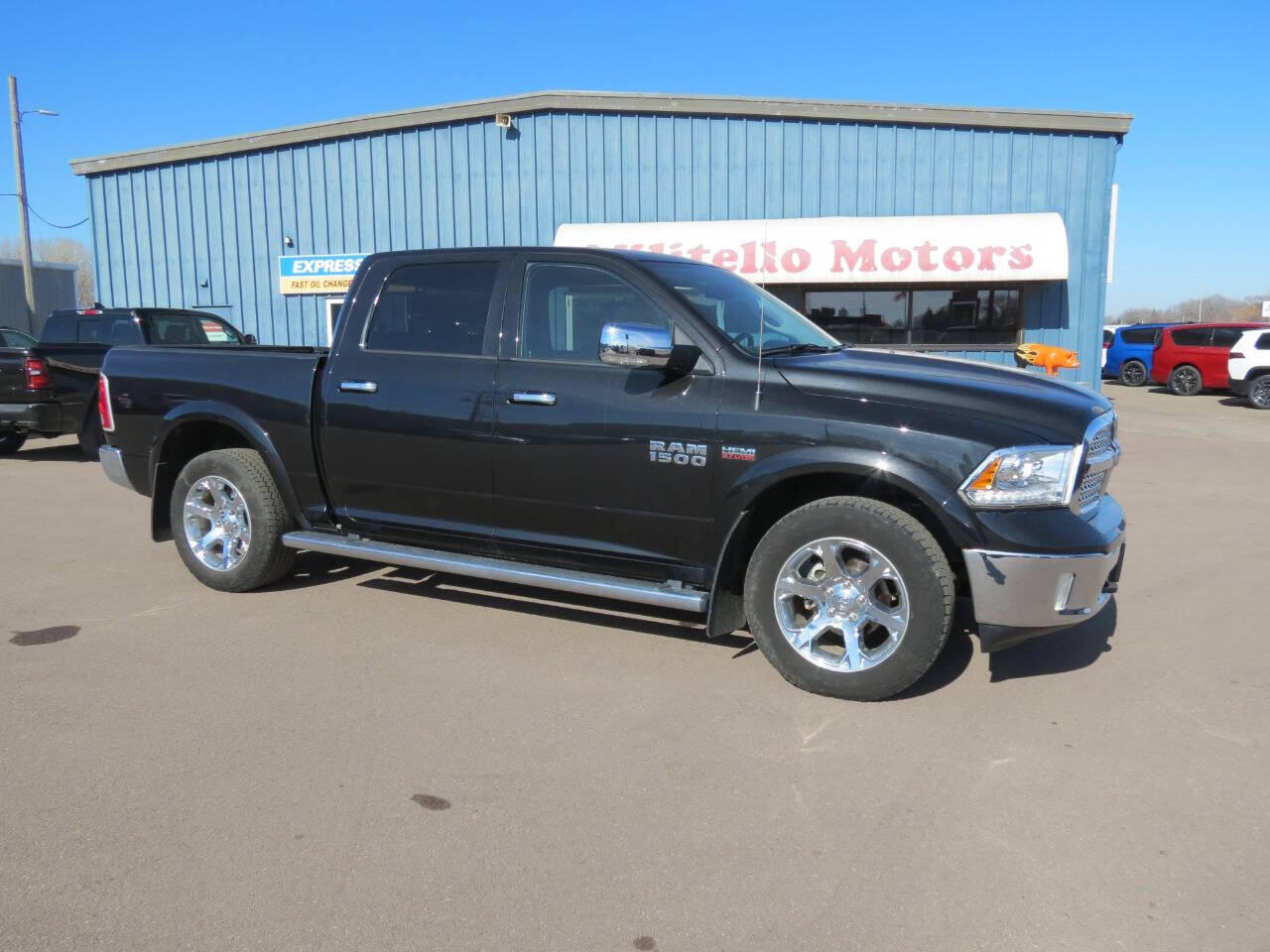 Used 2017 RAM Ram 1500 Pickup Laramie with VIN 1C6RR7NT8HS690340 for sale in Fairmont, Minnesota