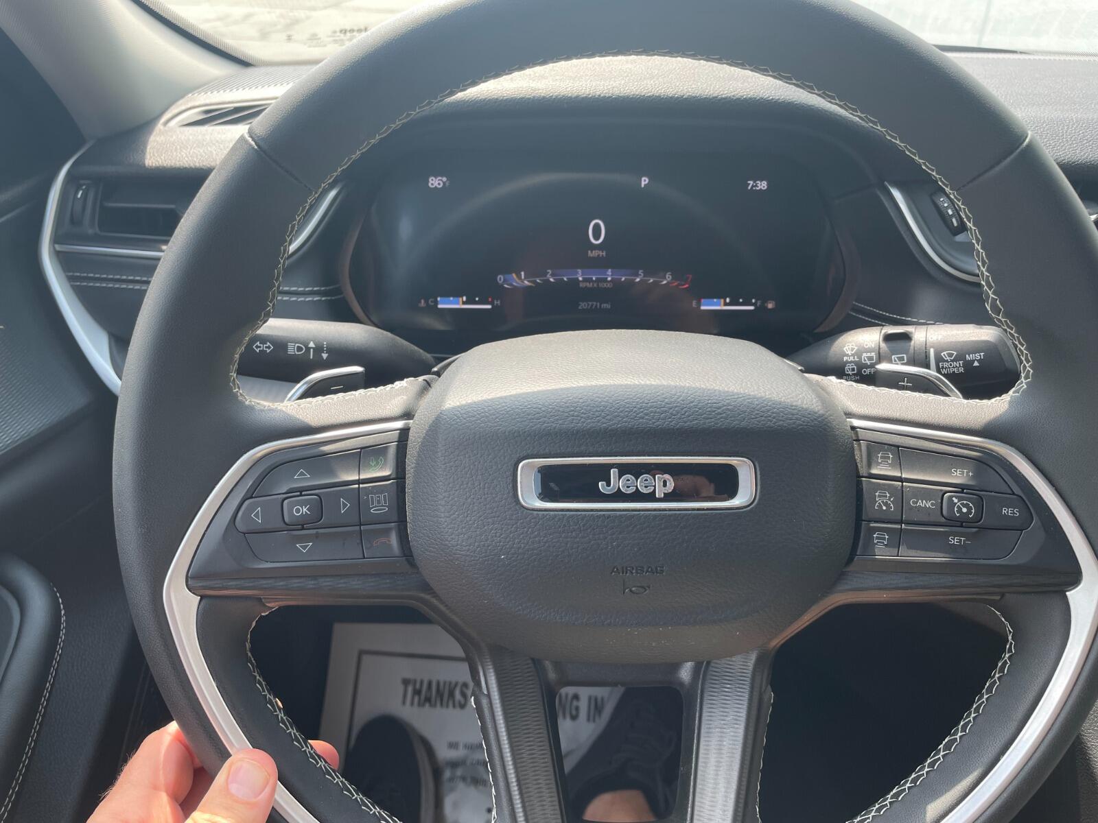 2023 Jeep Grand Cherokee L Laredo - Photo 12