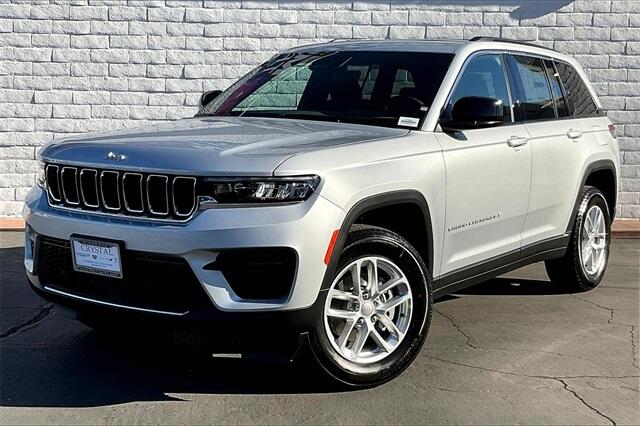 2025 Jeep Grand Cherokee Laredo's photo