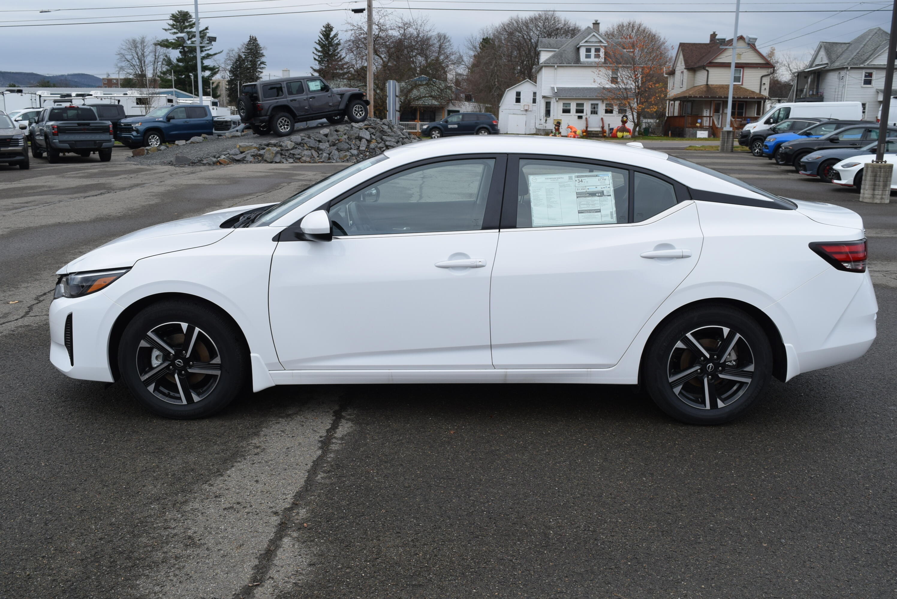 2025 Nissan Sentra SV's photo