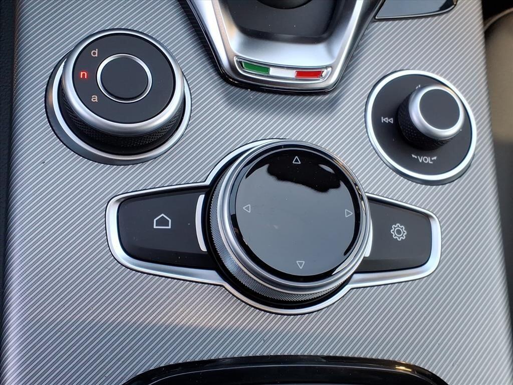 2026 Alfa Romeo Stelvio Base - Photo 23