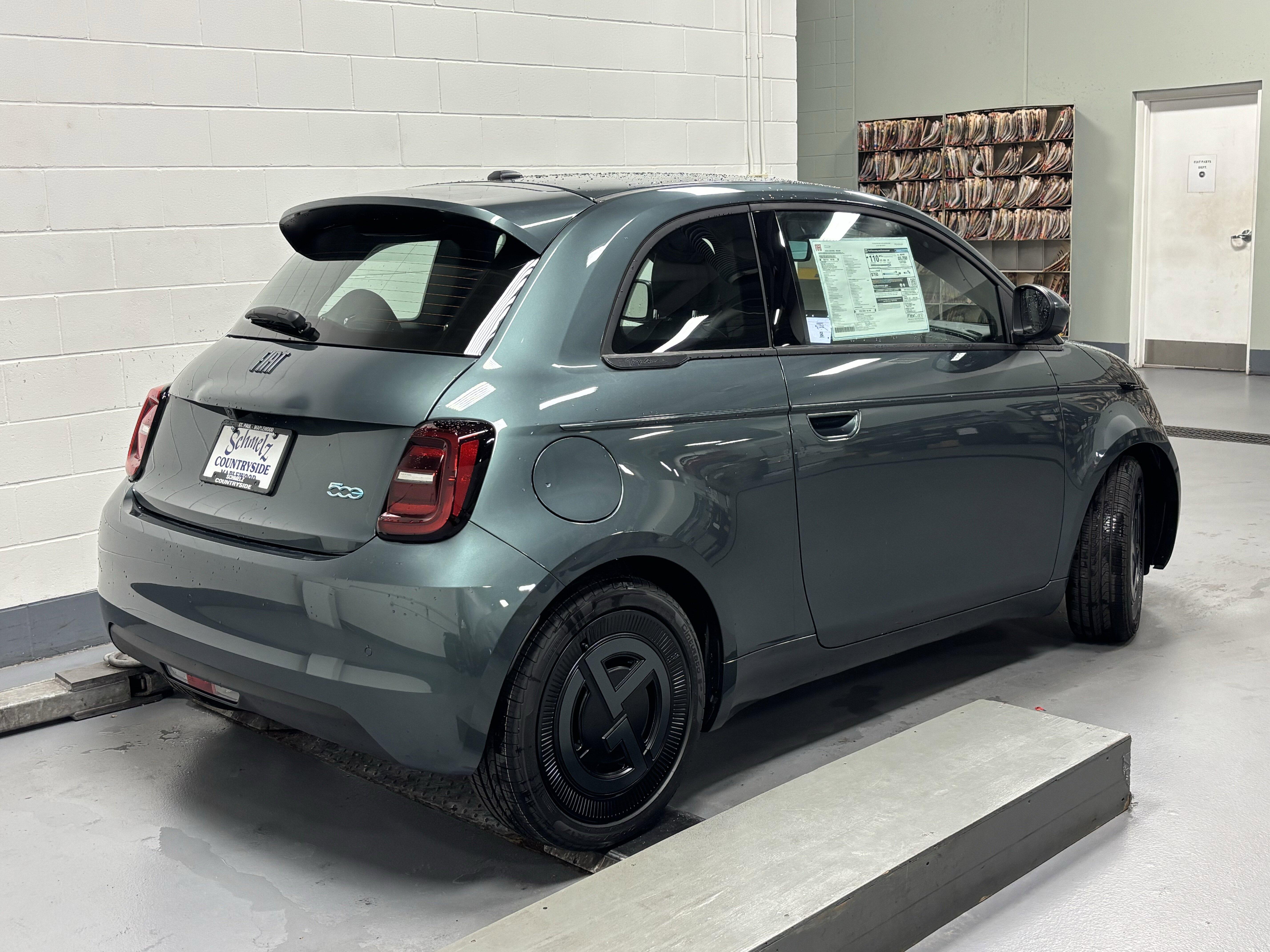 2025 FIAT 500e Base