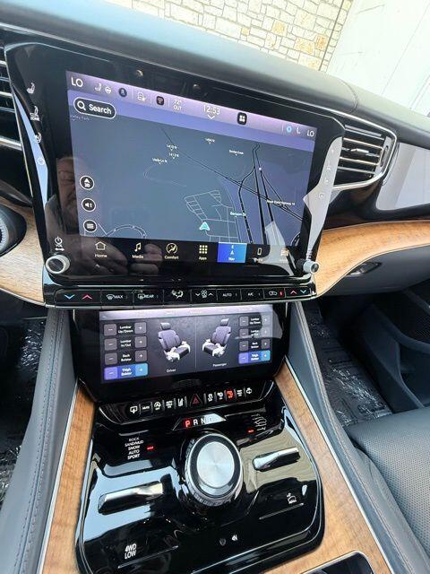 2022 Jeep Grand Wagoneer Series III - Photo 46