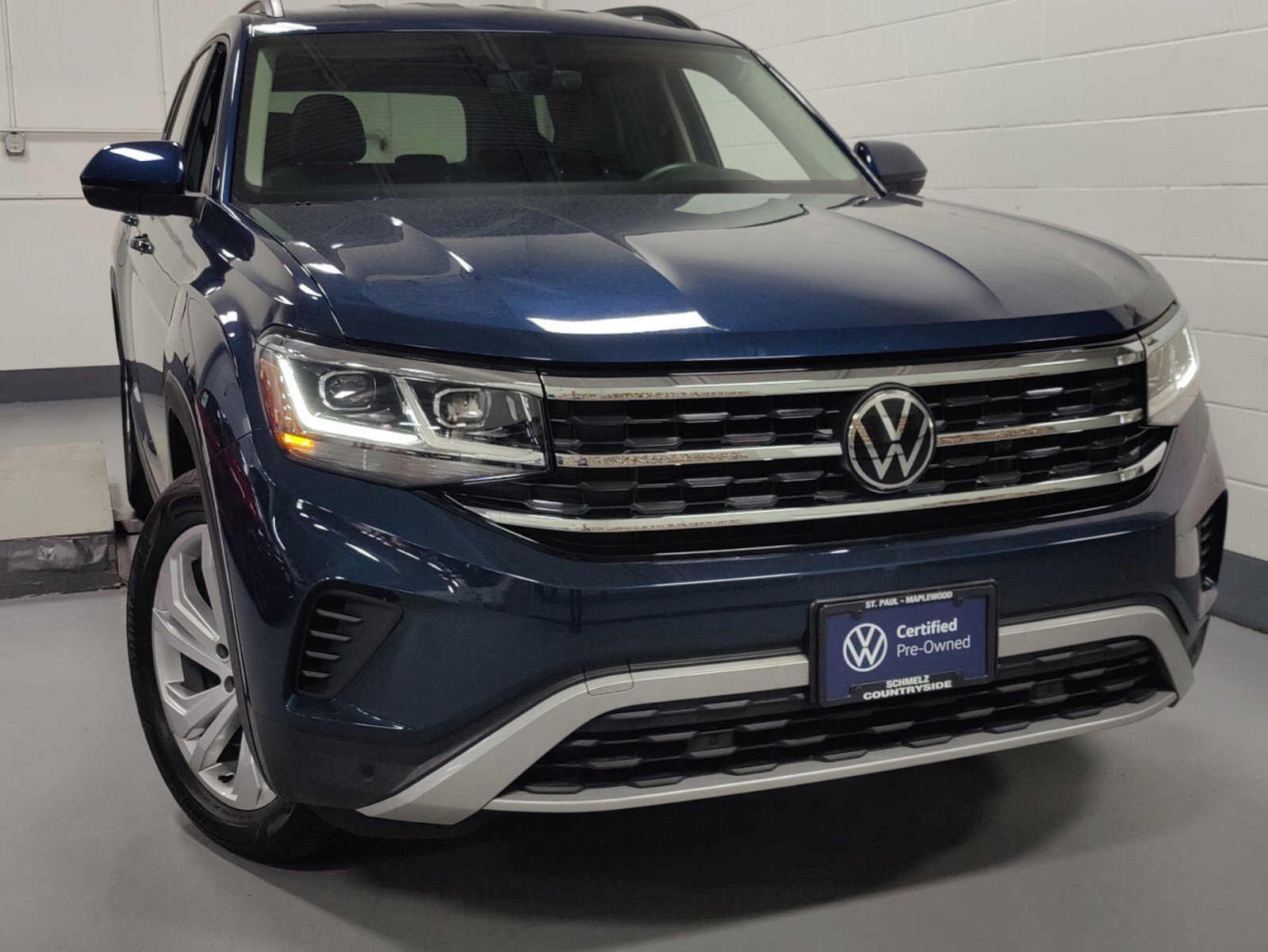 Used 2023 Volkswagen Atlas SE w/Tech with VIN 1V2HR2CA9PC527051 for sale in Maplewood, Minnesota