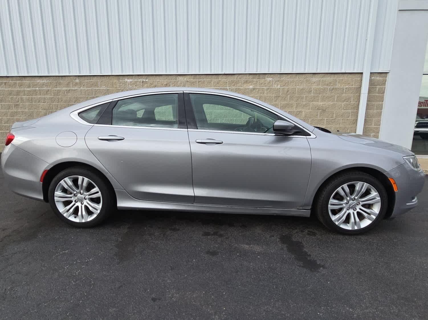 Used 2016 Chrysler 200 Limited with VIN 1C3CCCAB8GN144158 for sale in Wilmington, OH