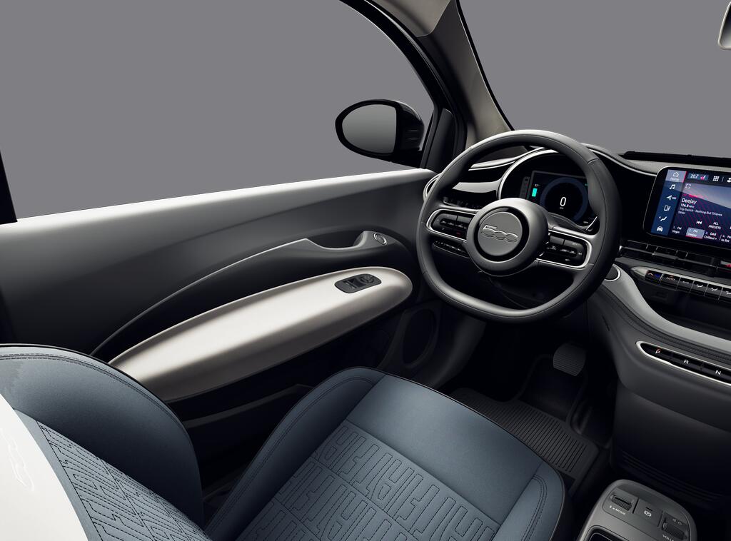 2026 FIAT 500e Base - Photo 8