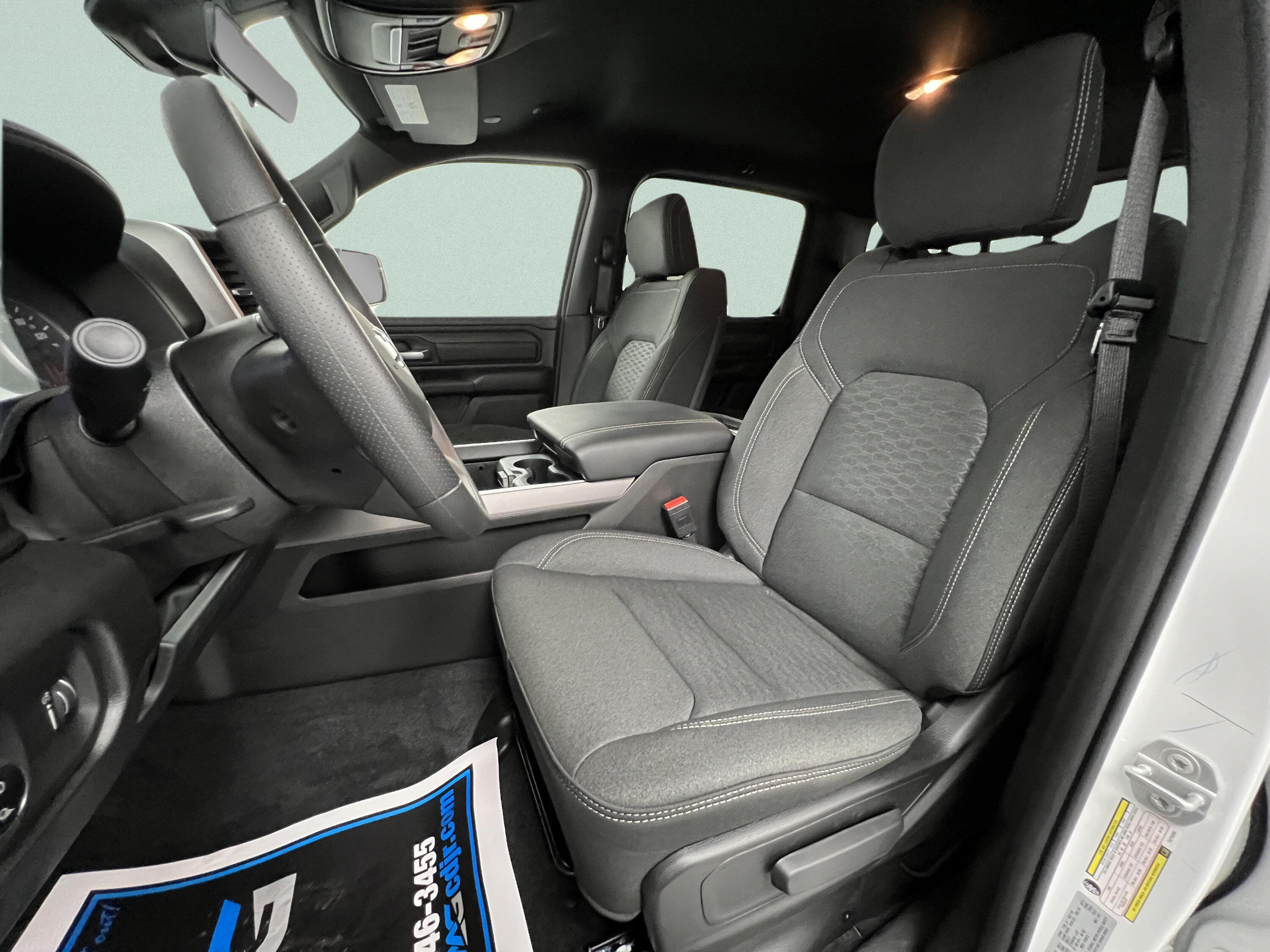 2026 RAM 1500 Express - Photo 17