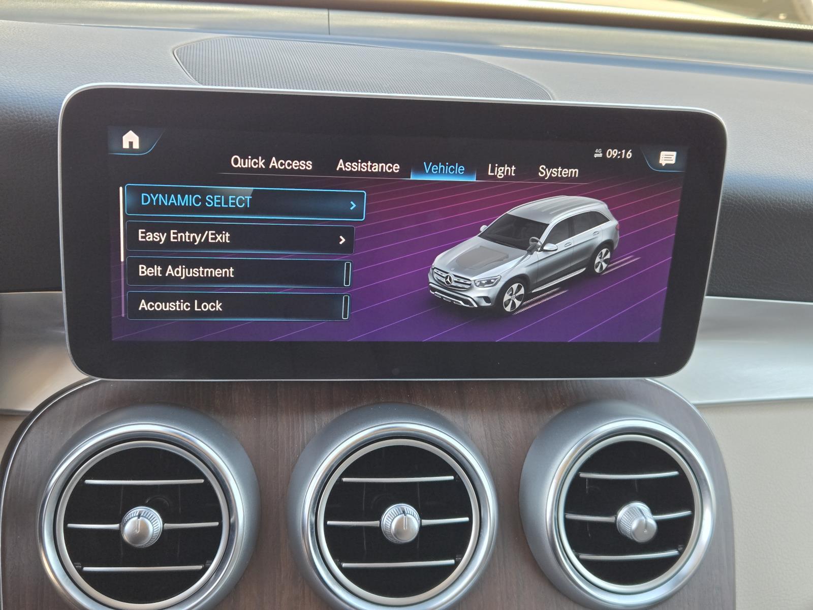 2022 Mercedes-Benz GLC GLC300 - Photo 10