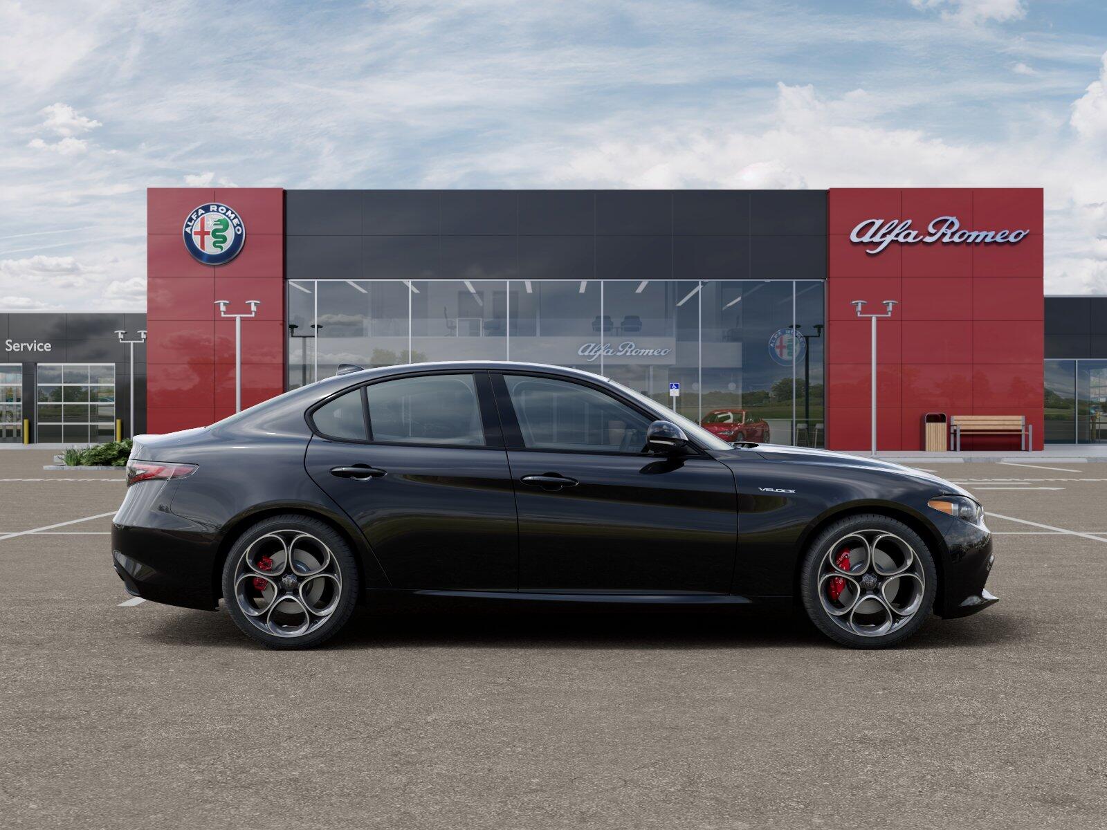 2025 Alfa Romeo Giulia Base - Photo 37
