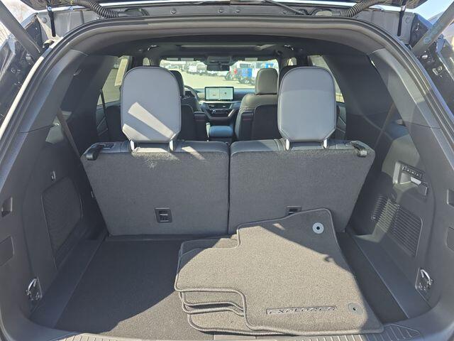 2026 Ford Explorer ST - Photo 7