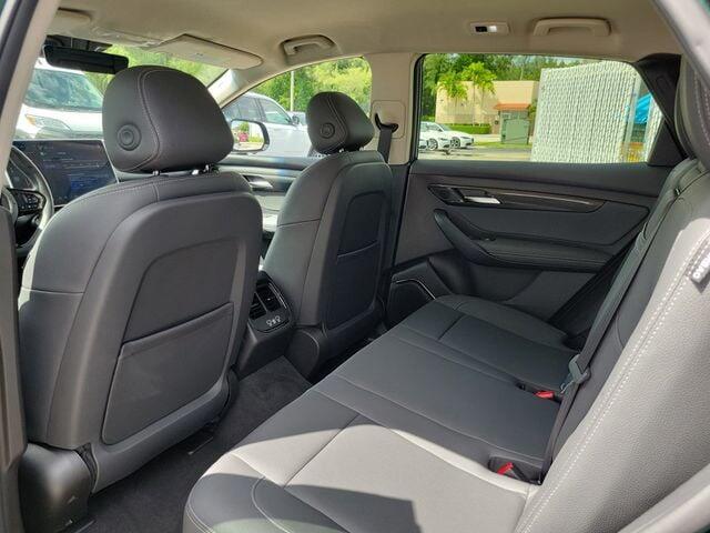 2023 VinFast VF 8 ECO - Photo 10