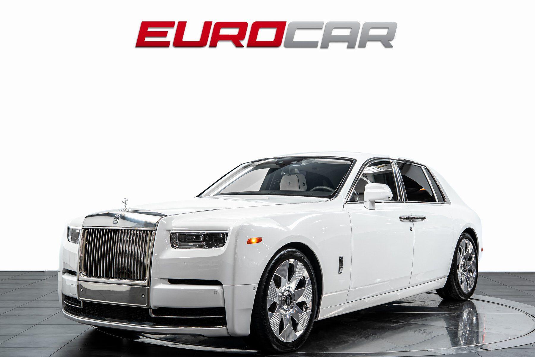 2023 Rolls-Royce Phantom -'s photo