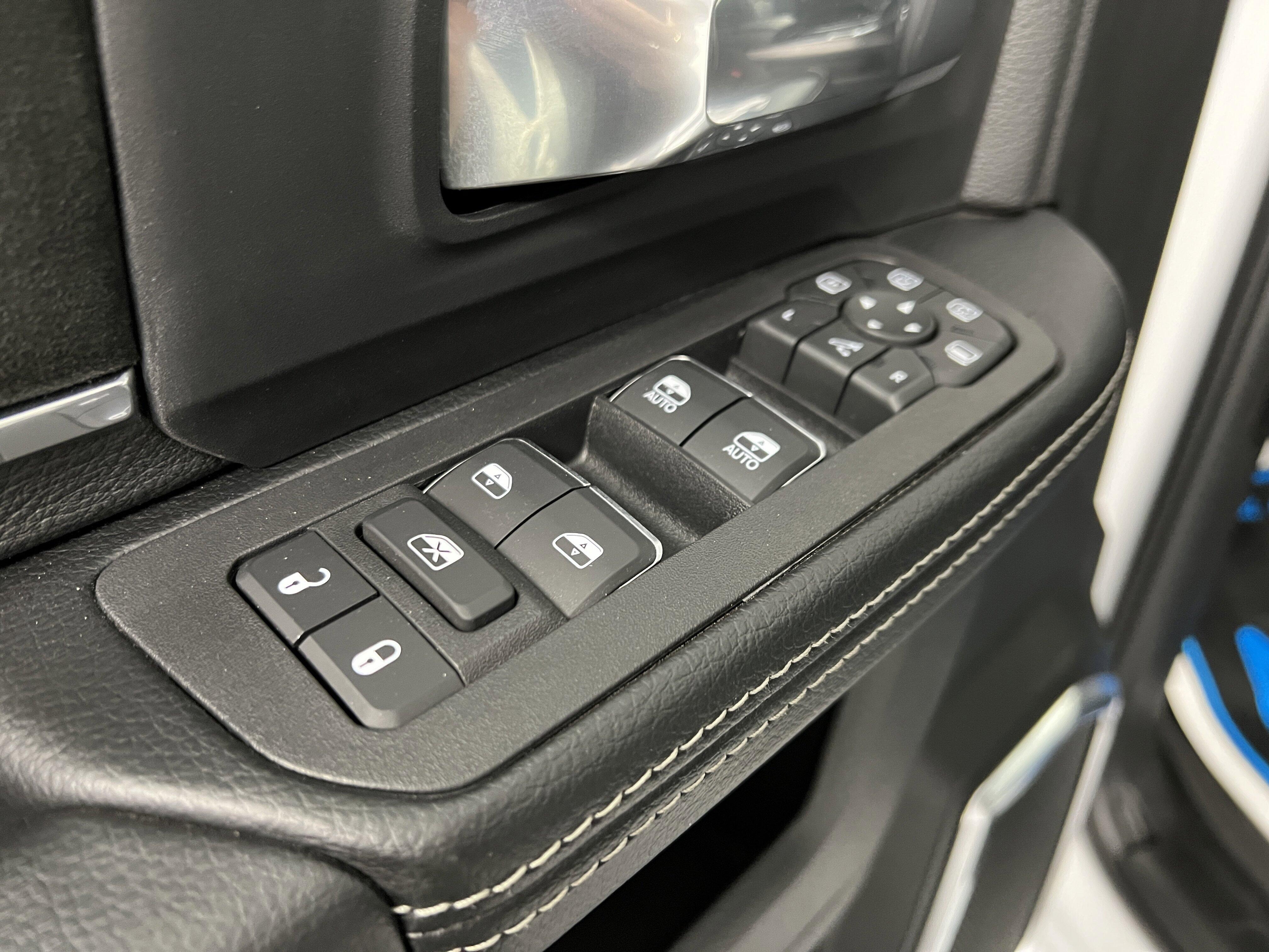 2026 RAM 2500 Laramie - Photo 15