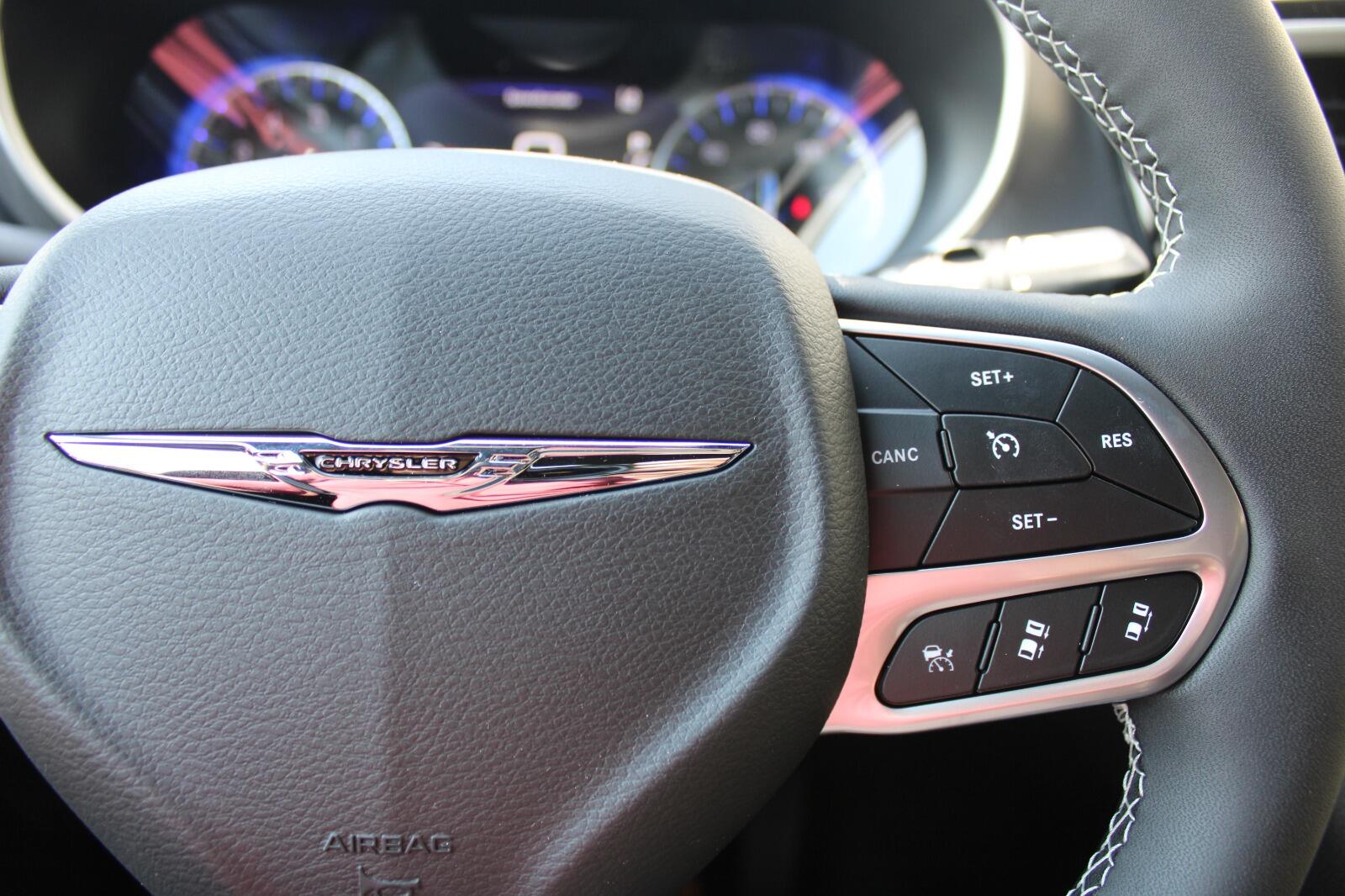 2026 Chrysler Pacifica Select - Photo 16
