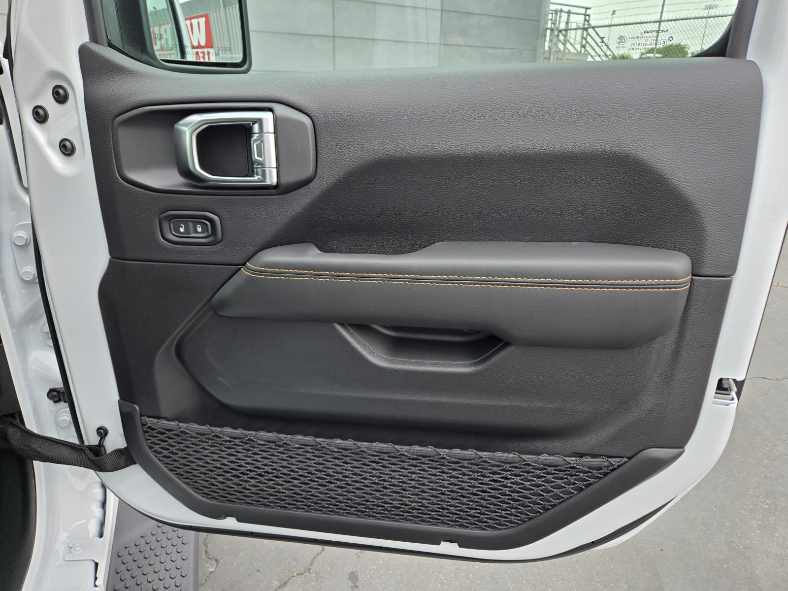 2025 Jeep Wrangler 4-Door Sahara - Photo 33