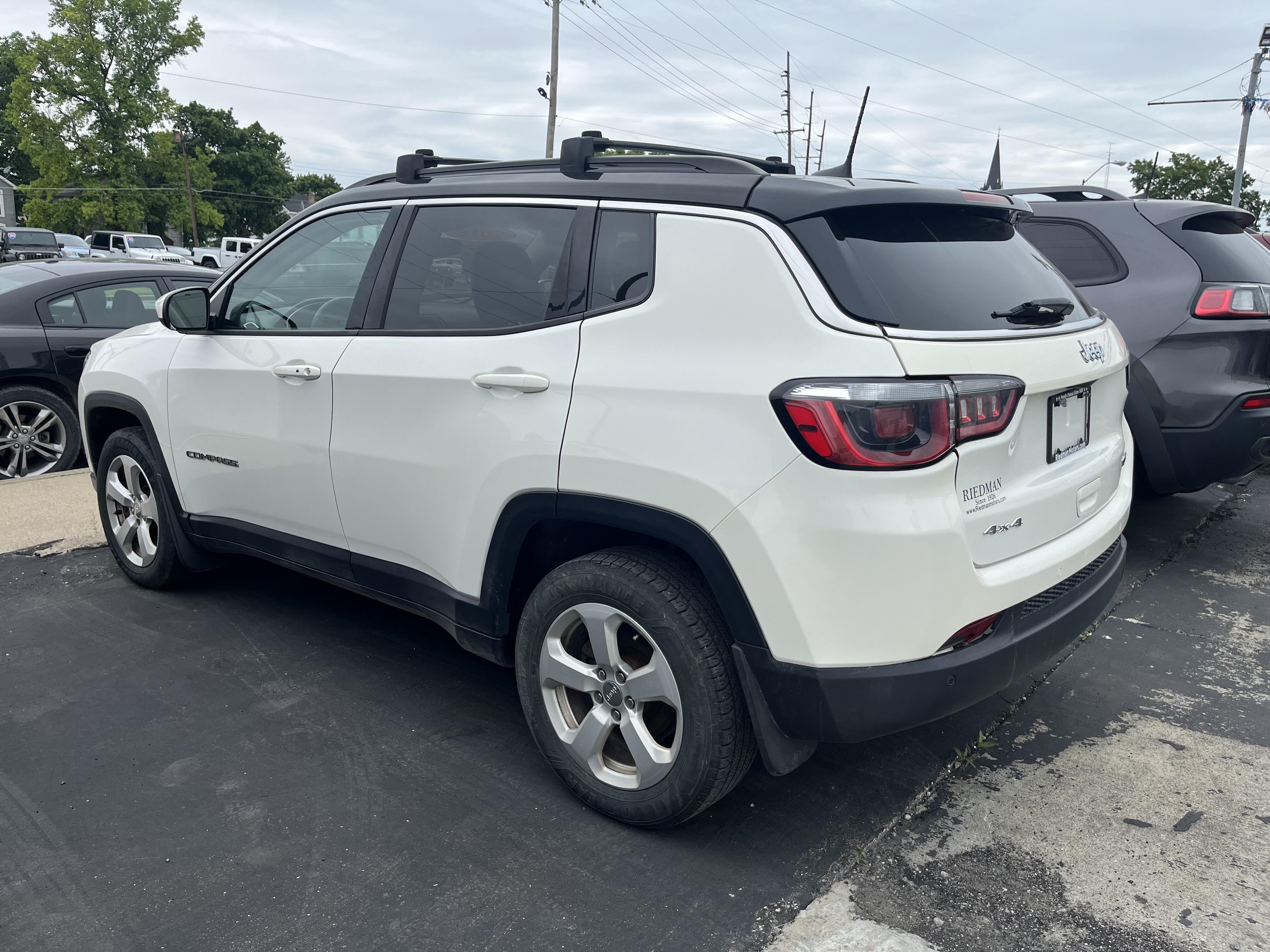 Used 2018 Jeep Compass Latitude with VIN 3C4NJDBB8JT458320 for sale in Connersville, IN