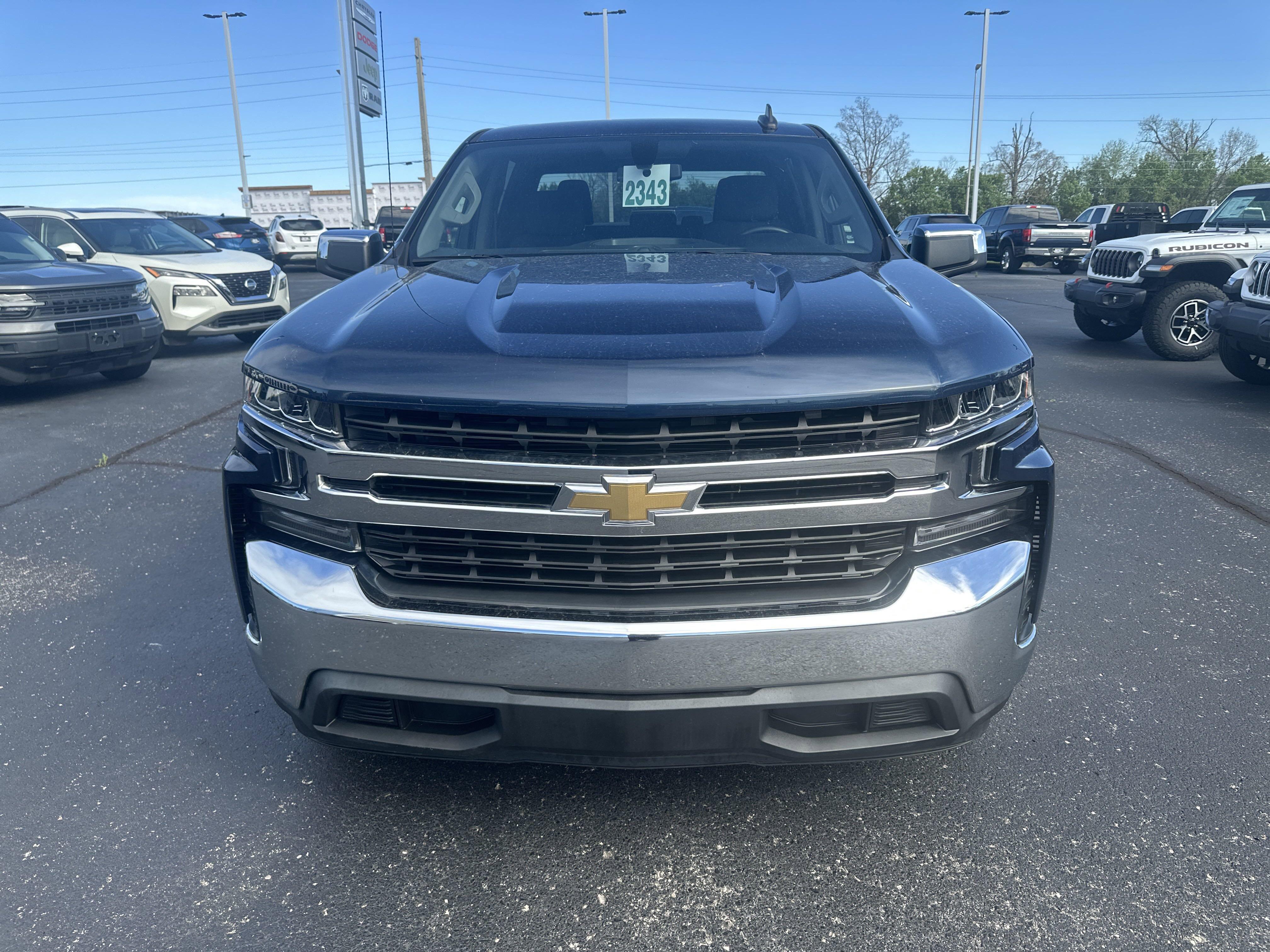 Used 2019 Chevrolet Silverado 1500 LT with VIN 3GCPWCED6KG211938 for sale in Springfield, TN