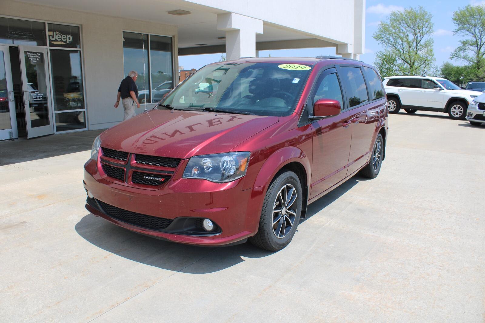 Certified 2019 Dodge Grand Caravan GT with VIN 2C4RDGEG3KR660777 for sale in Highland, IL