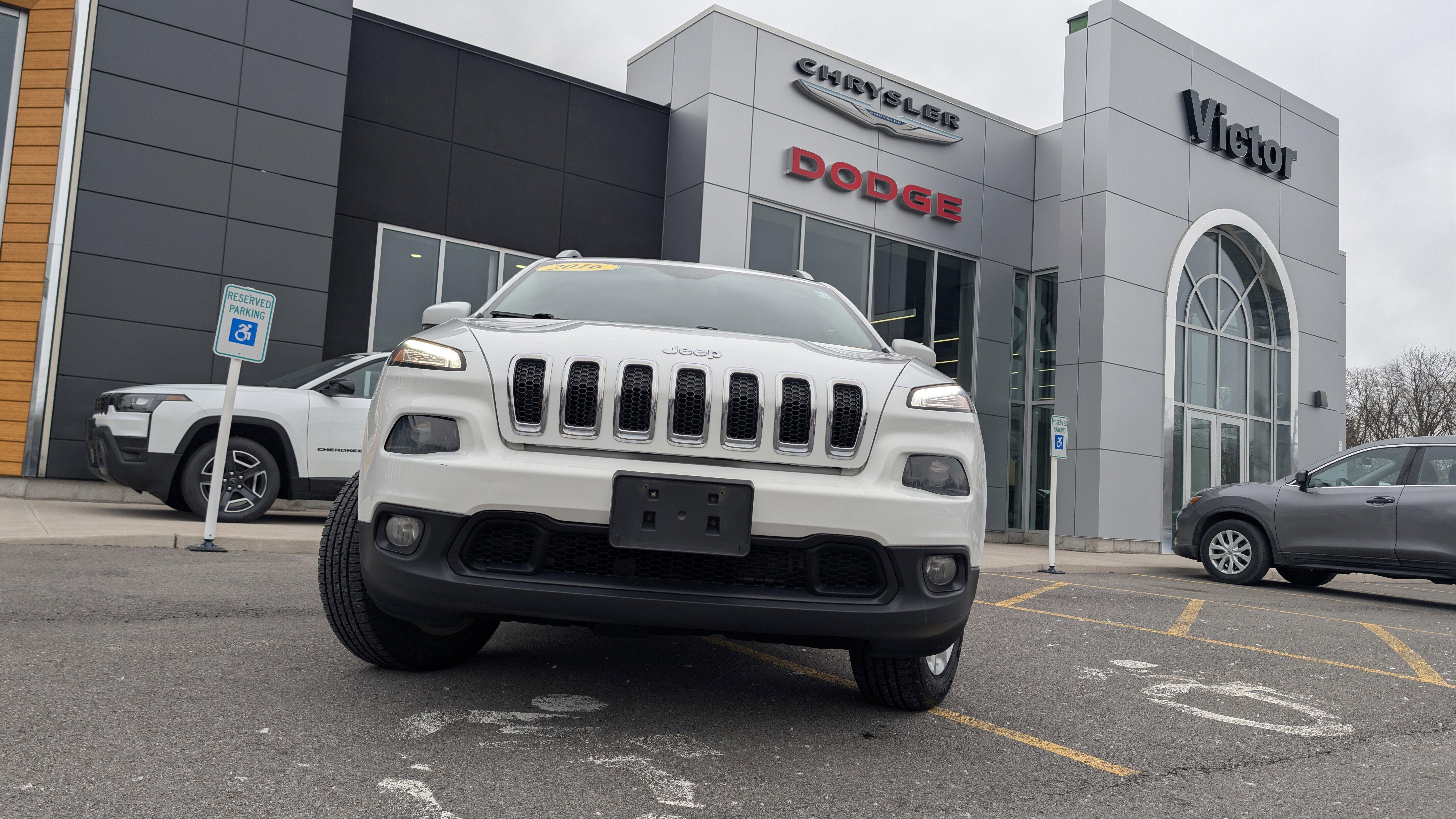 Used 2016 Jeep Cherokee Latitude with VIN 1C4PJMCS0GW270742 for sale in Victor, NY