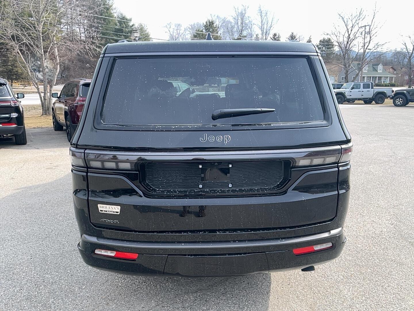 View vehicle photo 5