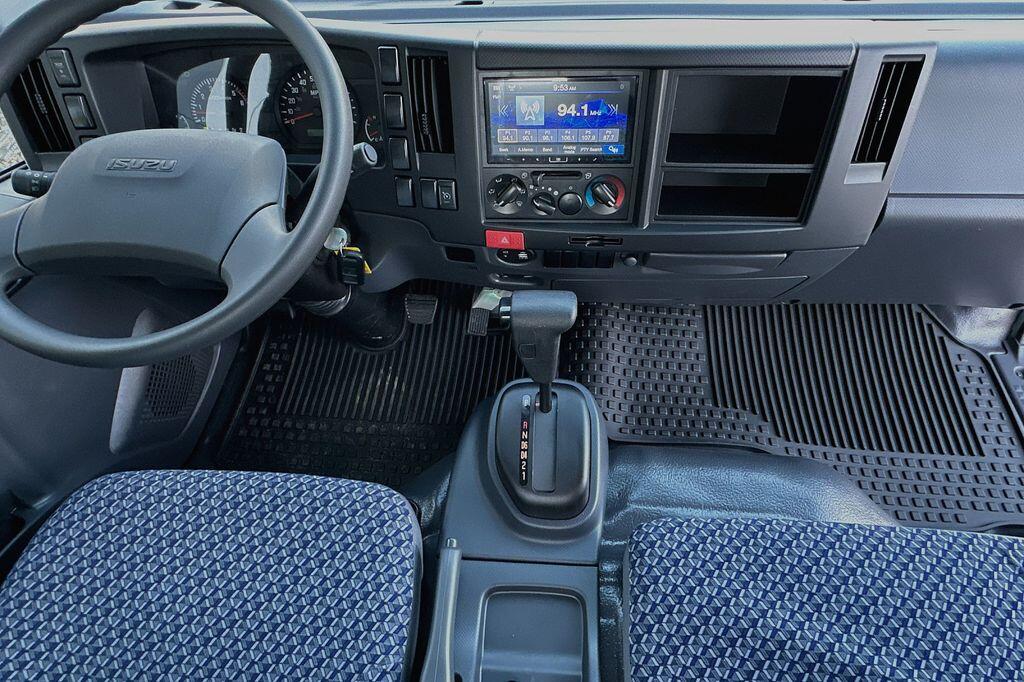 2024 Isuzu NPR HD - Photo 9