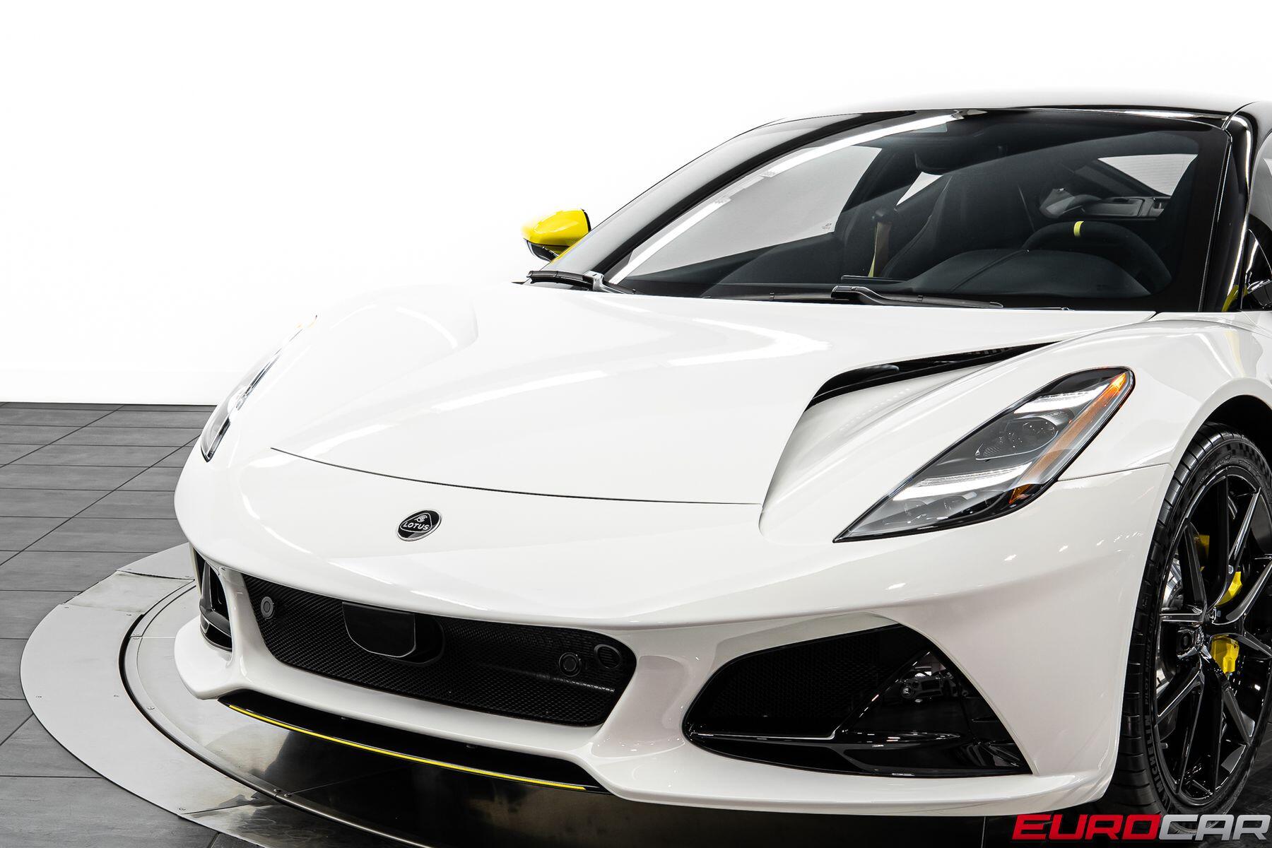2026 Lotus Emira - Photo 12