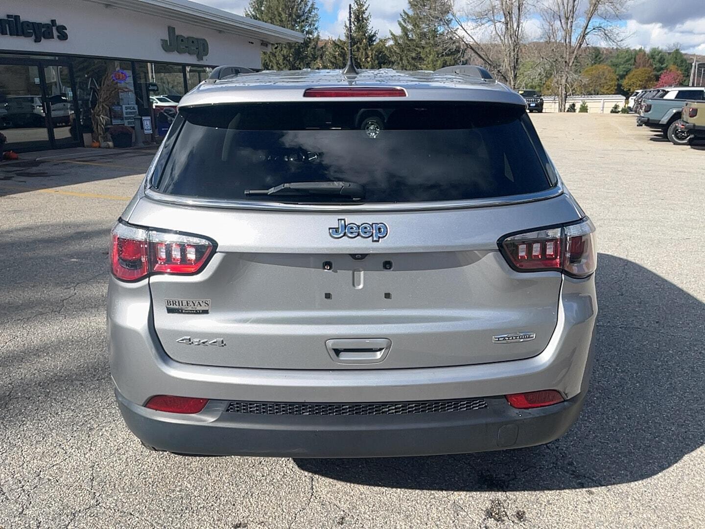 View vehicle photo 5