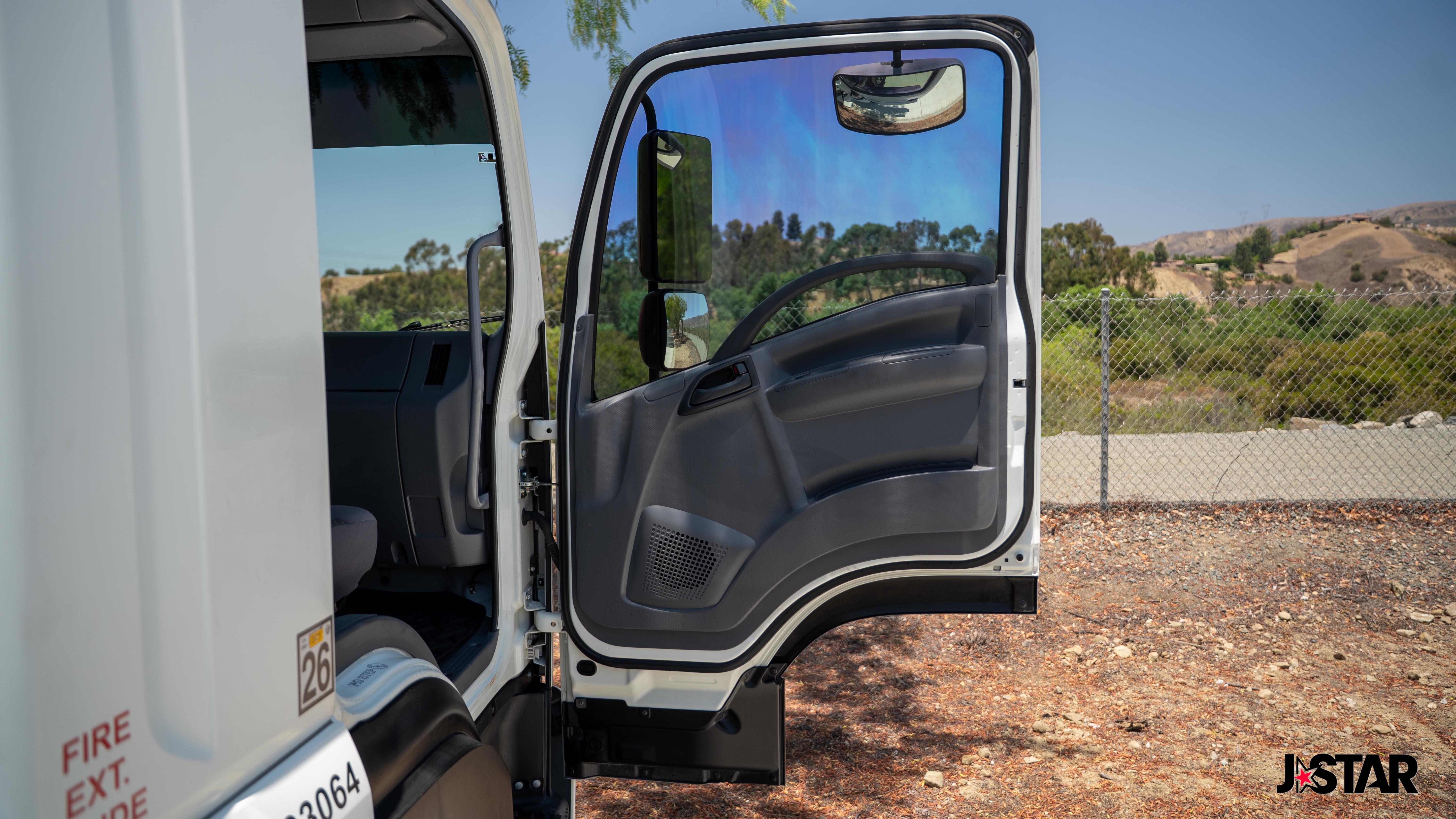 2018 Chevrolet Silverado 5500HD - Photo 9